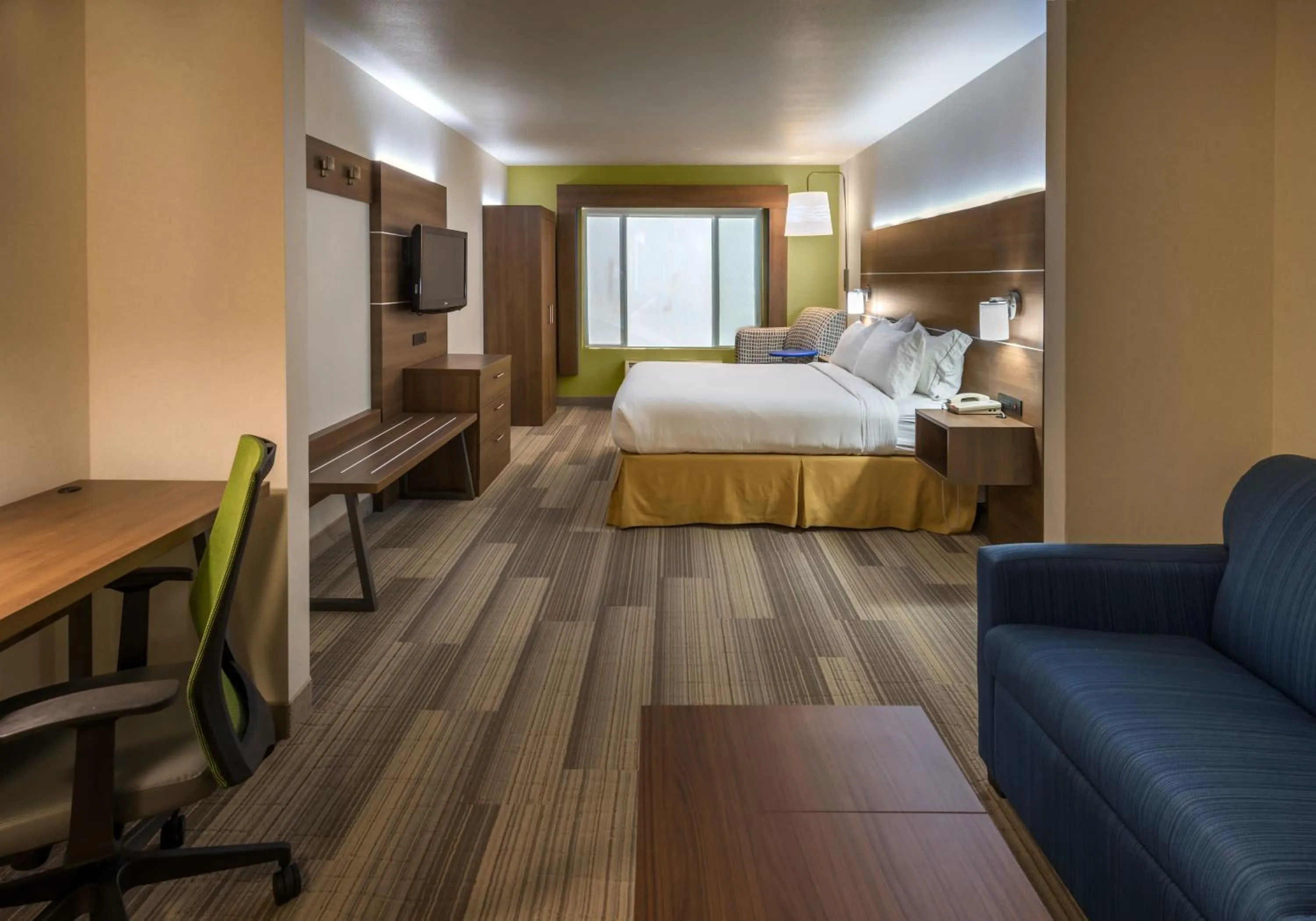 Photo of the whole room, Bed in Holiday Inn Express Hotel & Suites Carson City by IHG