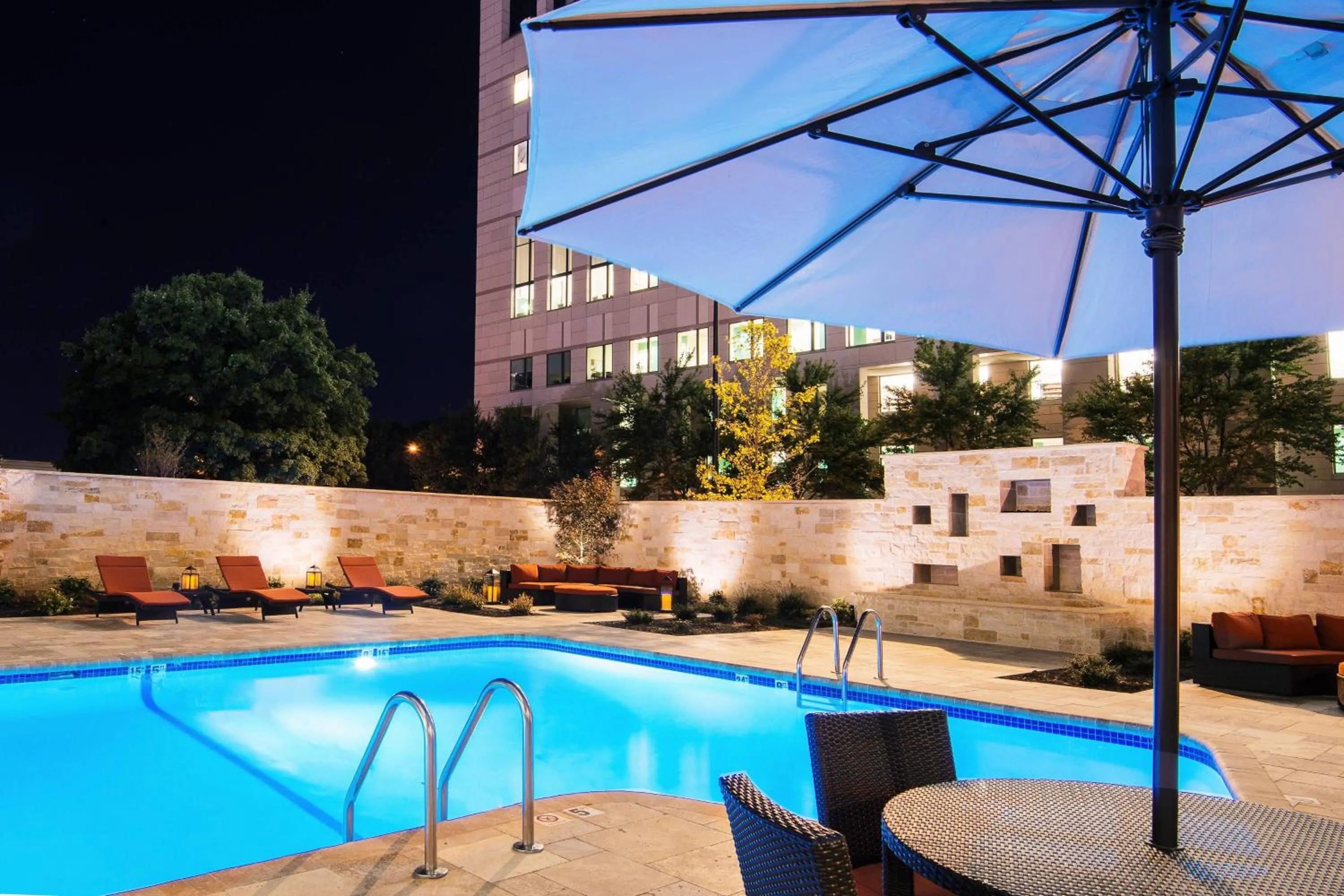 Swimming pool in Fairfield Inn & Suites by Marriott Charlotte Uptown