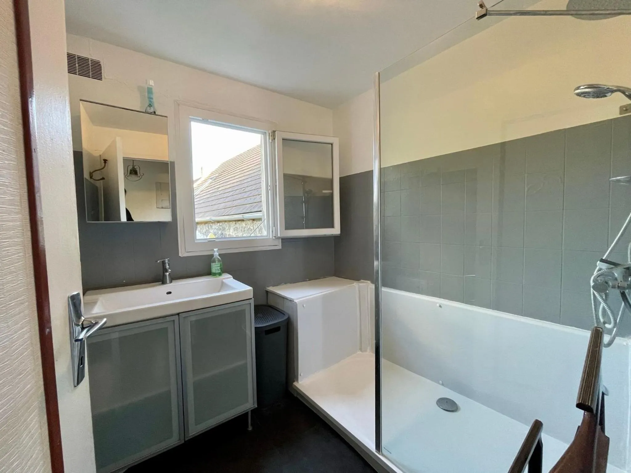 Shower in Chez Madame Titus