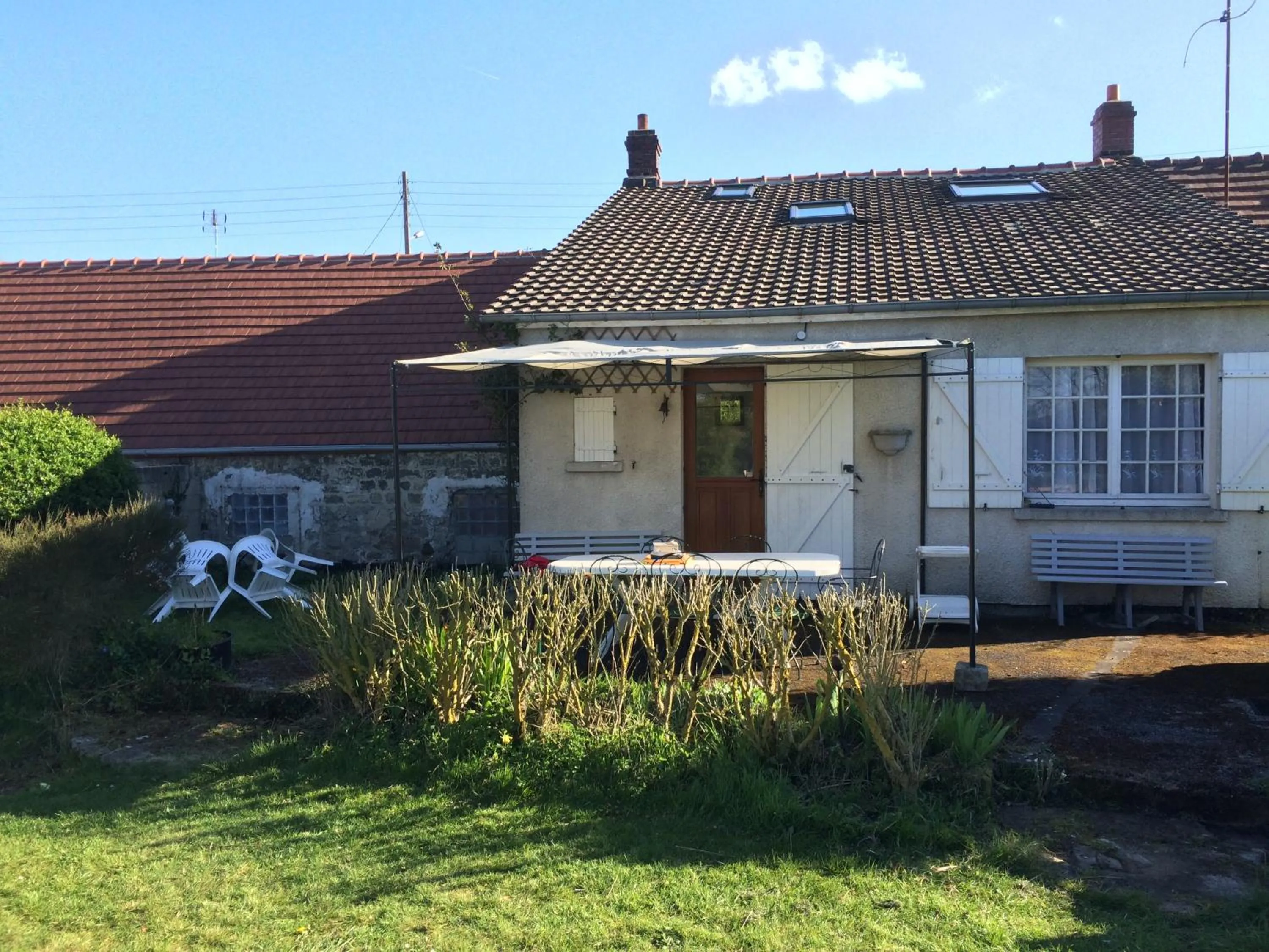 Property building in Chez Madame Titus