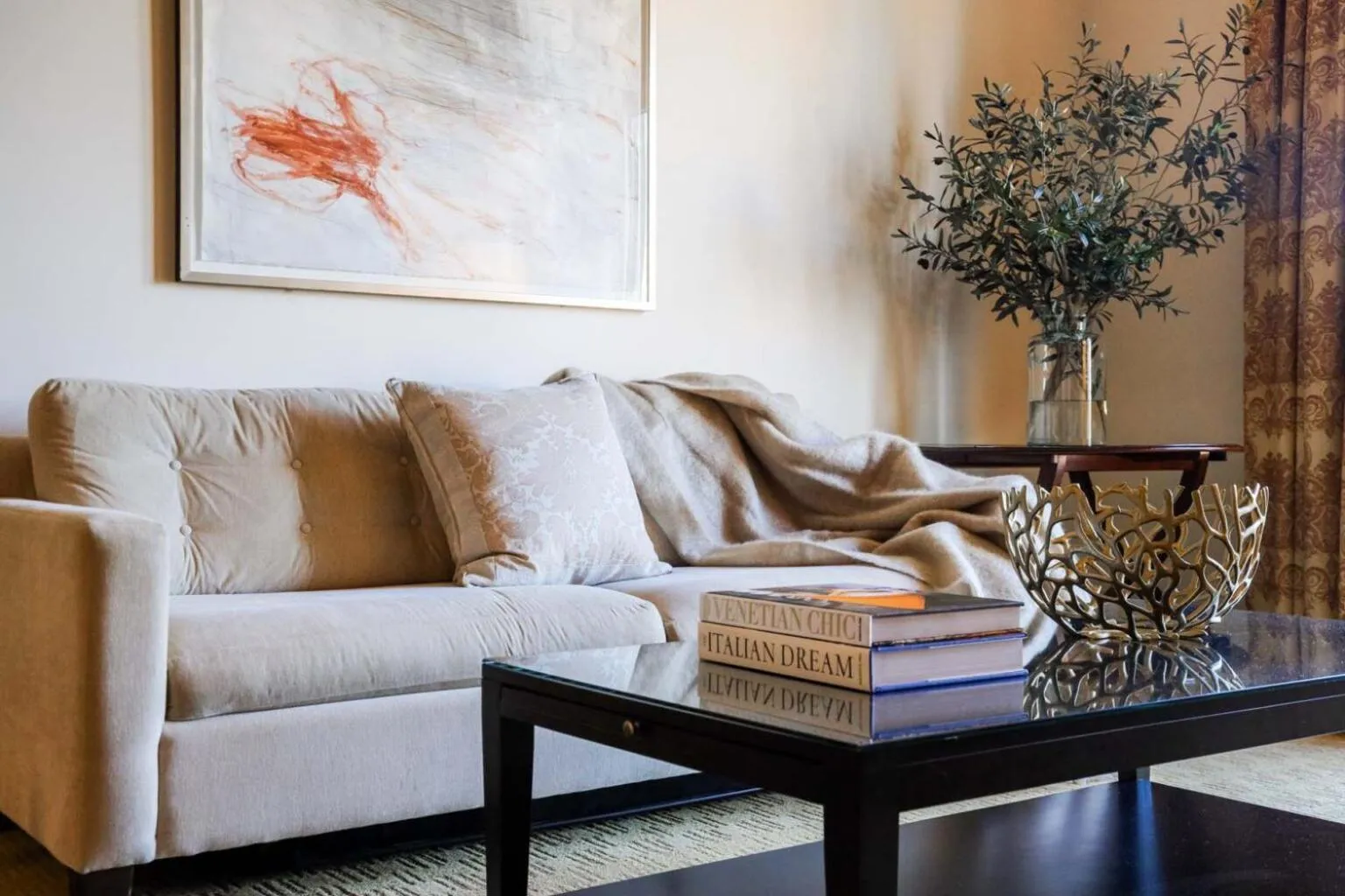 Seating area in Hotel Granduca Houston