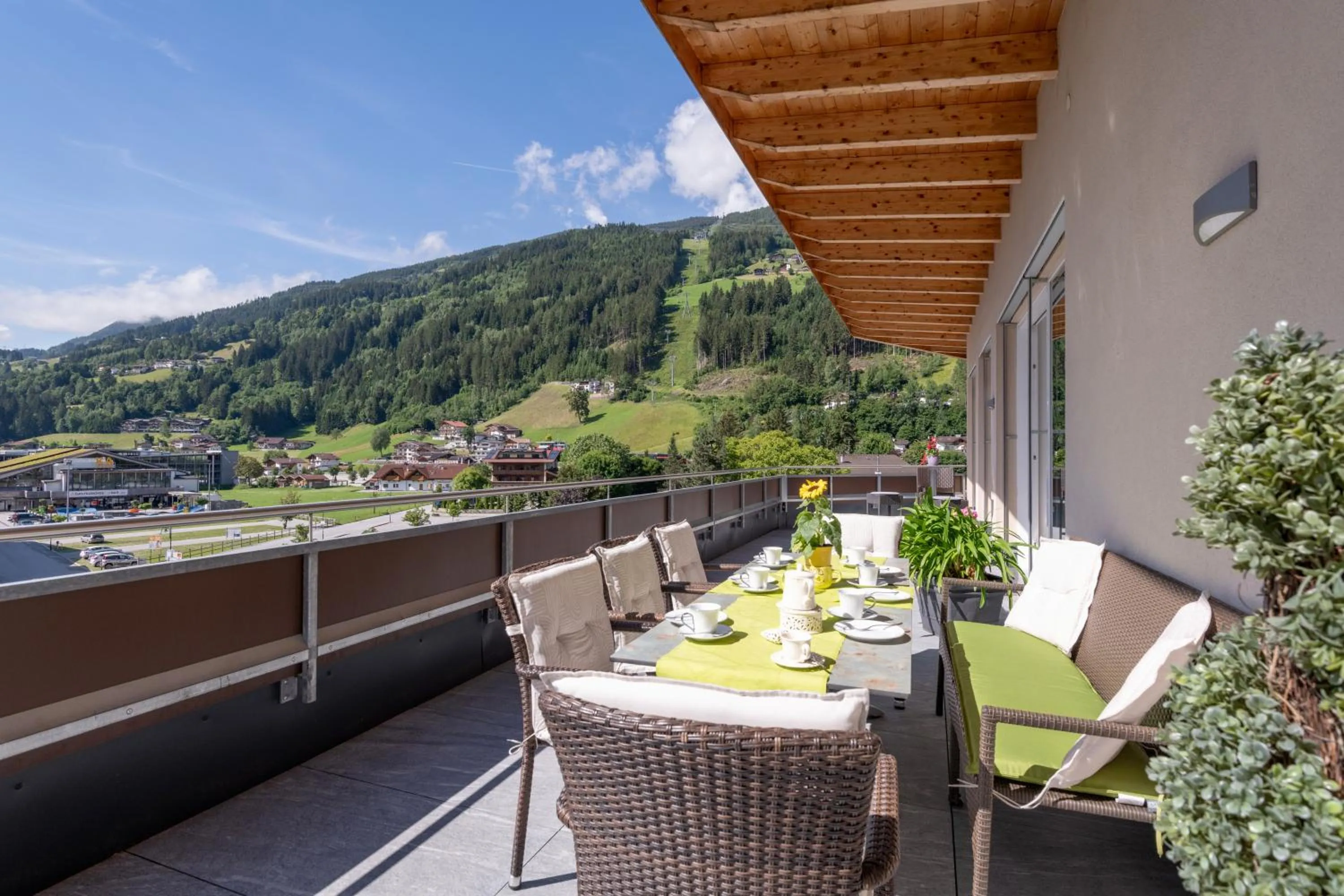 Balcony/Terrace in Aparthotel AlpTirol