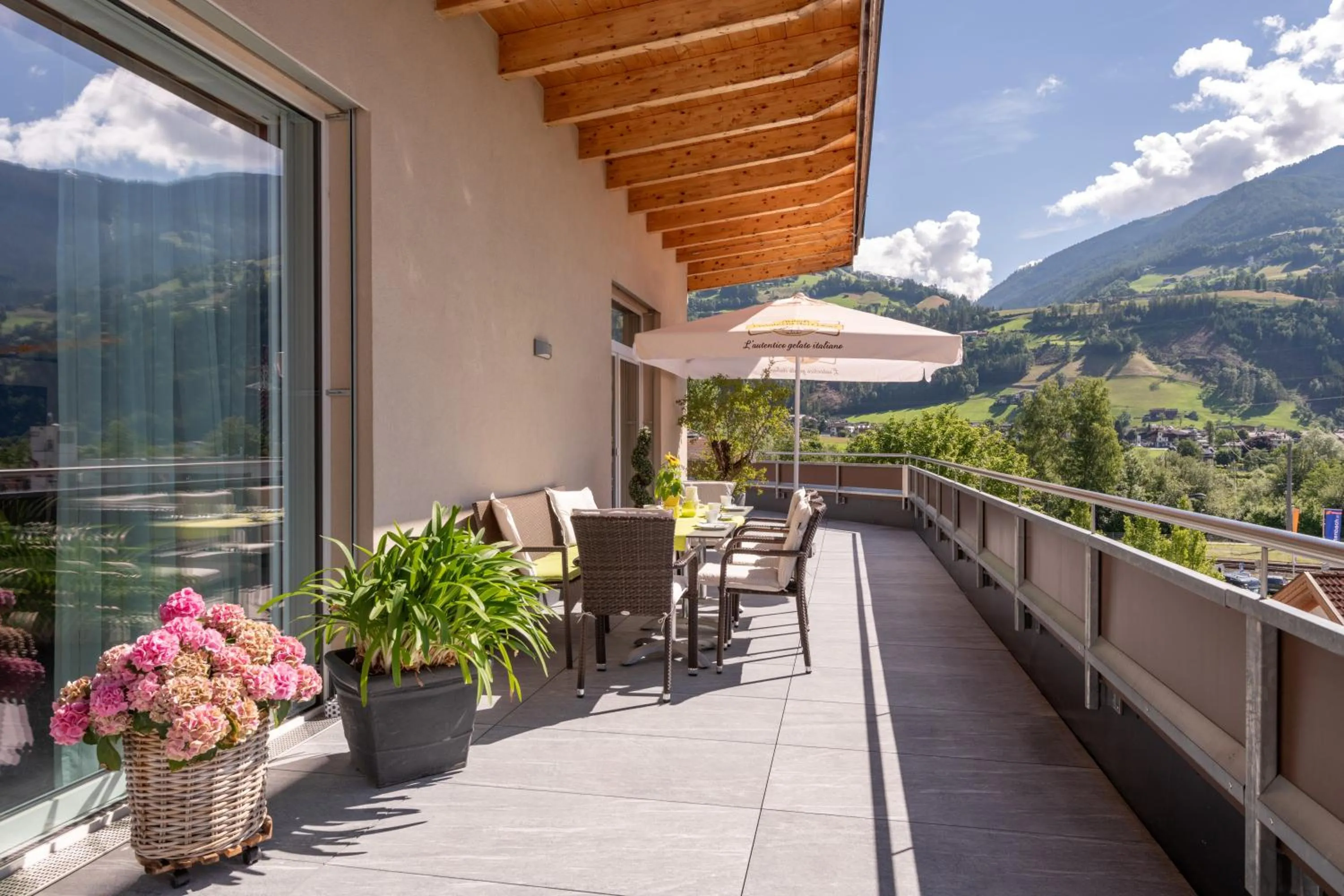 Balcony/Terrace in Aparthotel AlpTirol