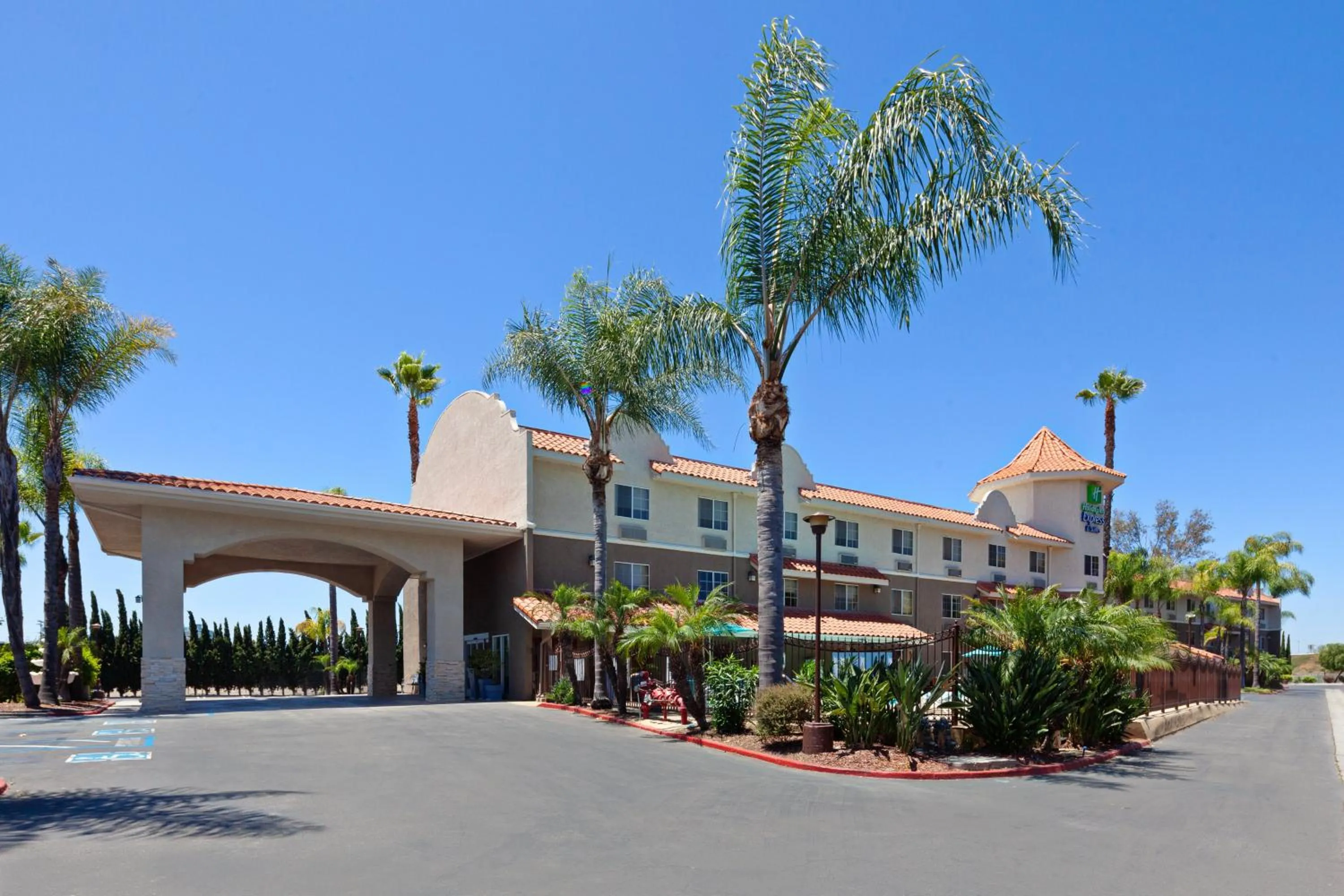 Property building in Holiday Inn Express Hotel & Suites San Diego-Escondido by IHG