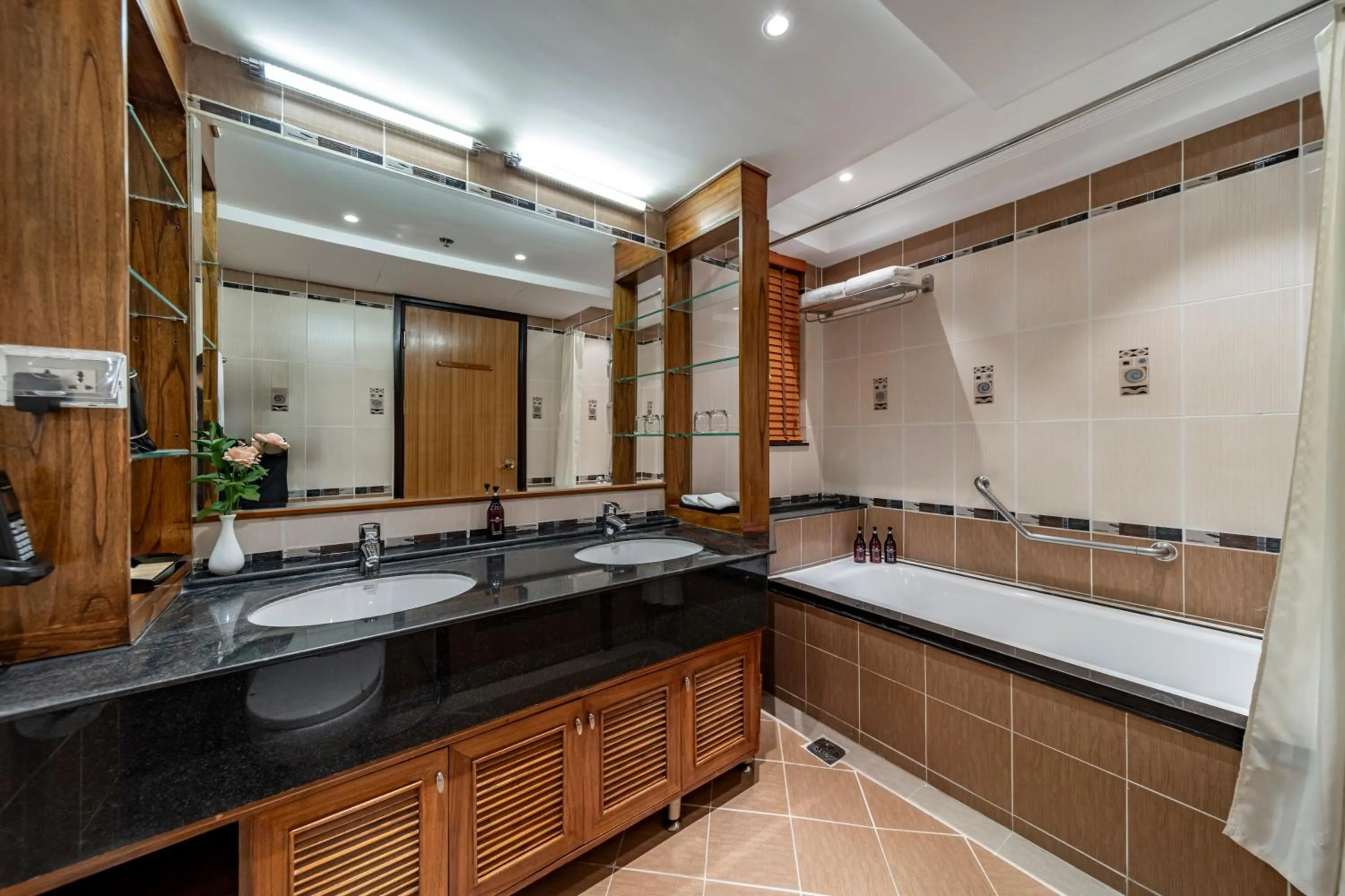 Bed in Sherwood Residence