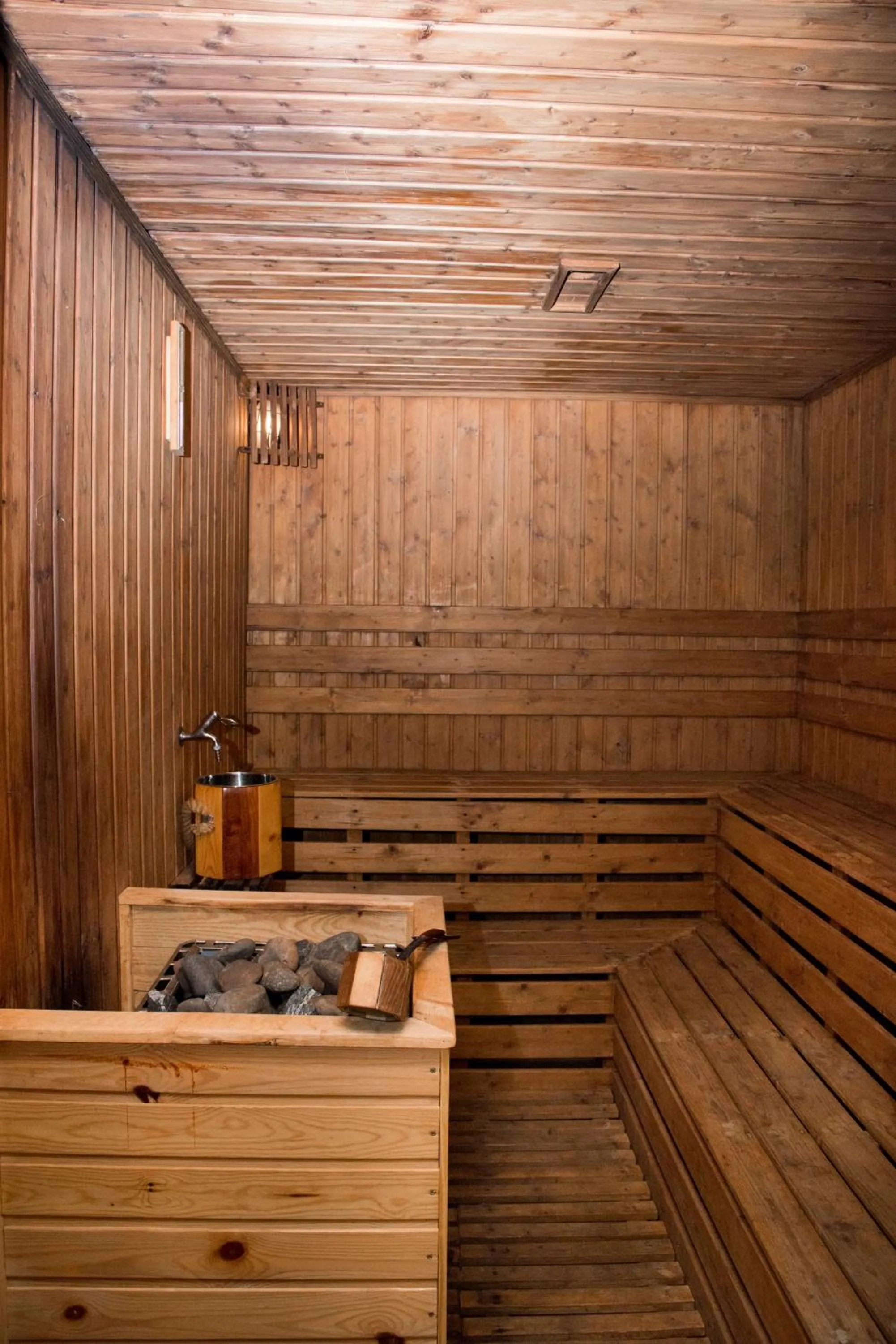 Spa and wellness centre/facilities in Windsor Plaza Hotel