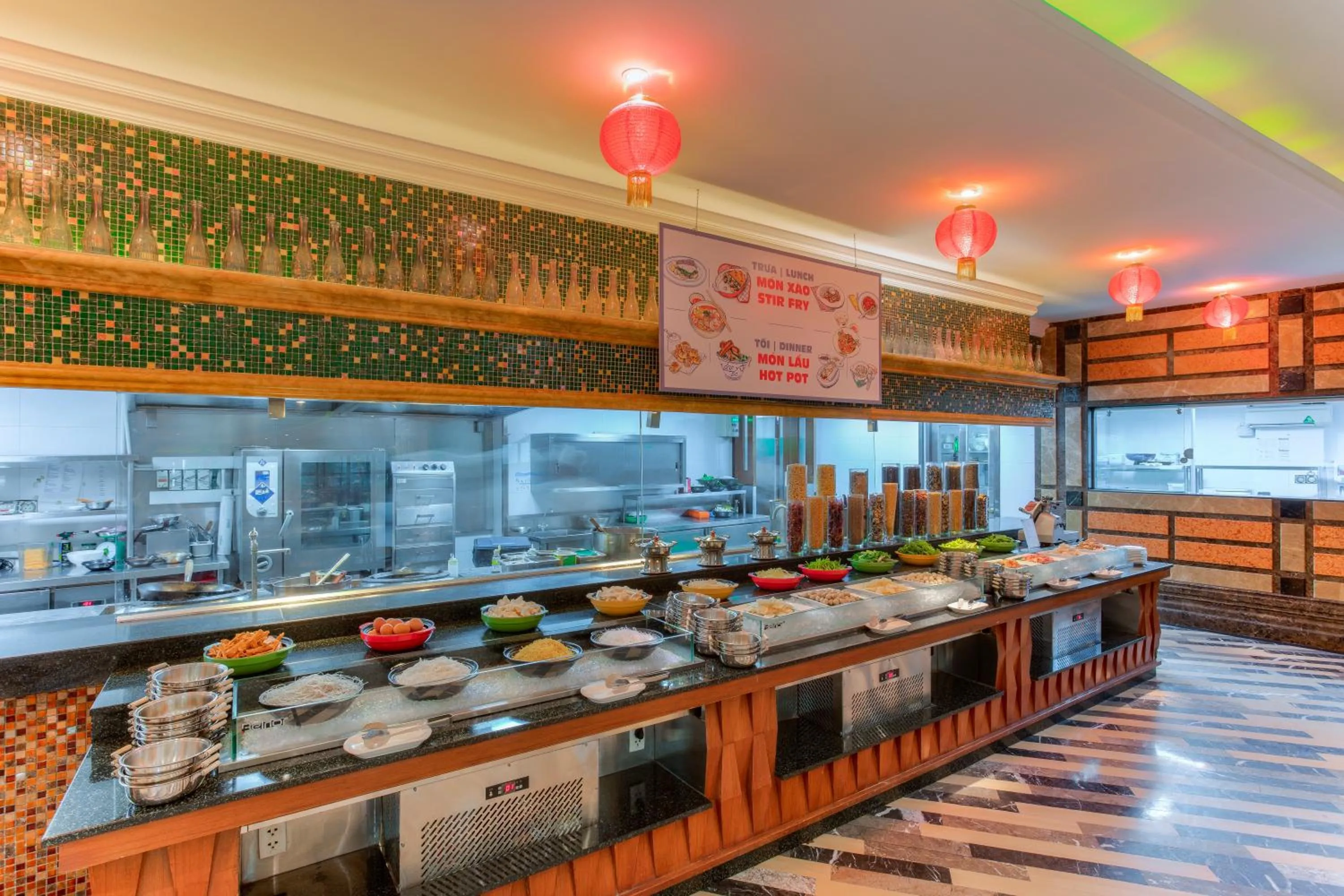 Restaurant/places to eat in Windsor Plaza Hotel