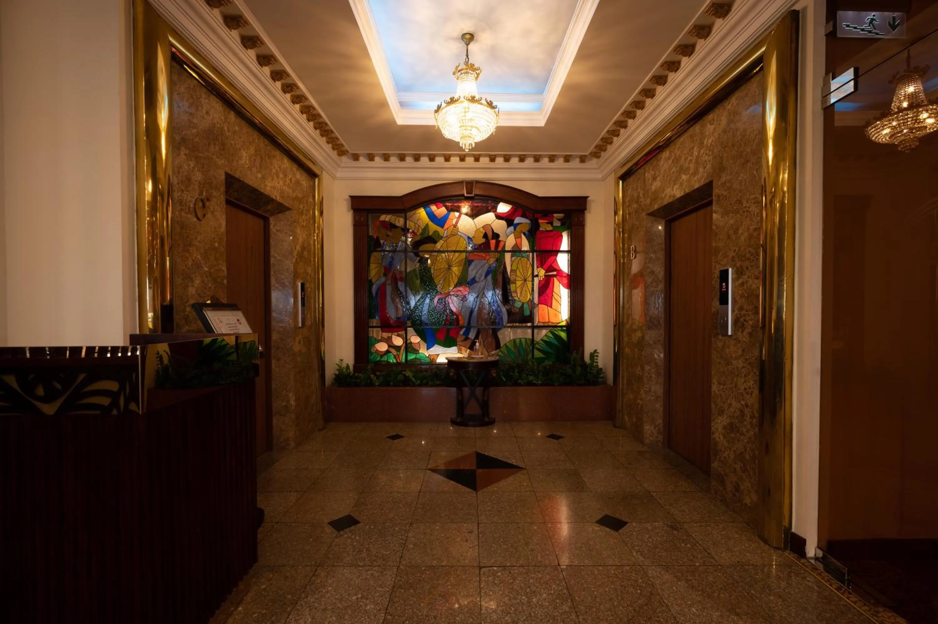 Restaurant/places to eat in Hotel Majestic Saigon