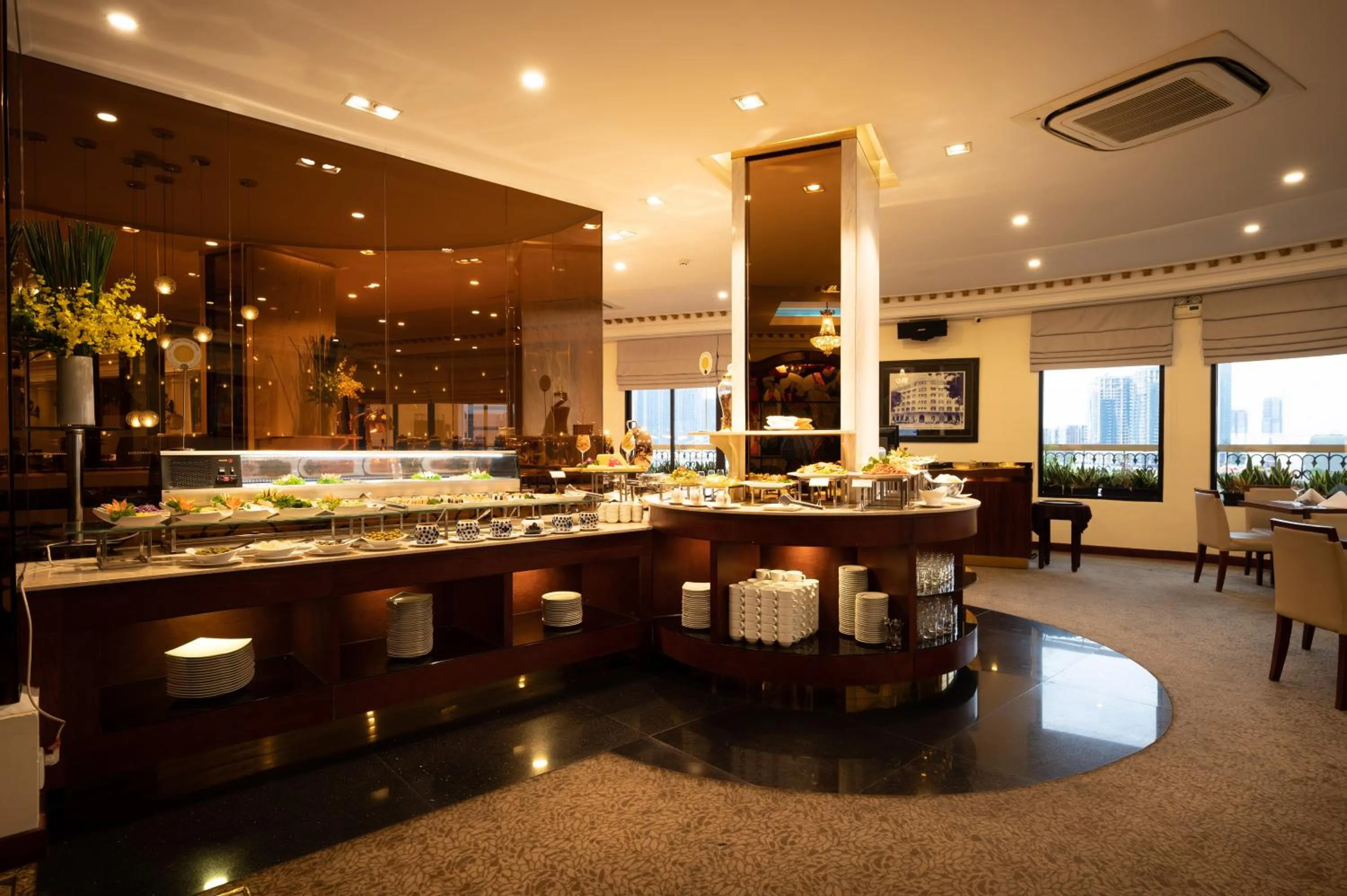 Restaurant/places to eat in Hotel Majestic Saigon