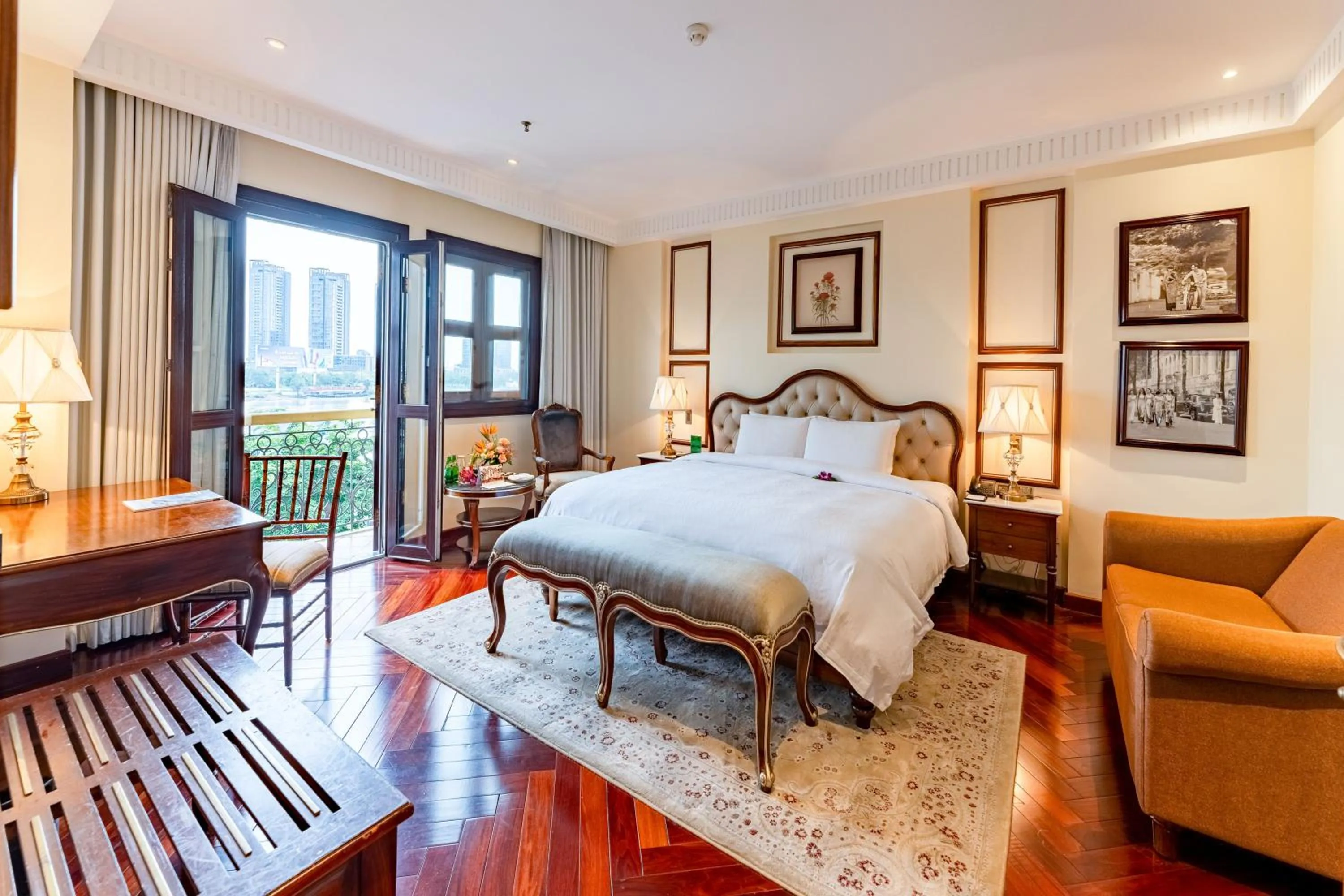 Bedroom, Bed in Hotel Majestic Saigon