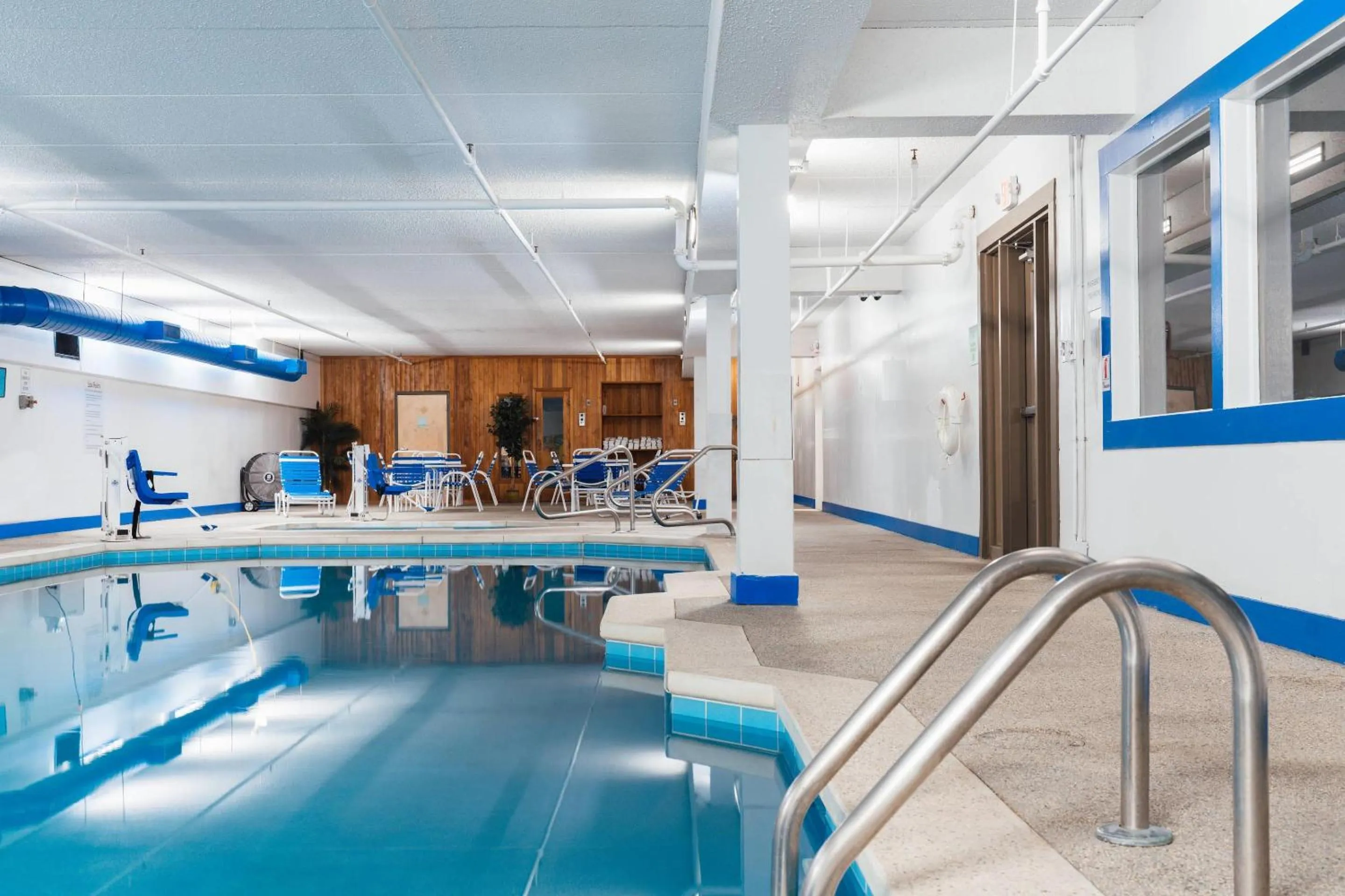 Swimming pool in Hotel Downstreet, an Ascend Collection Hotel