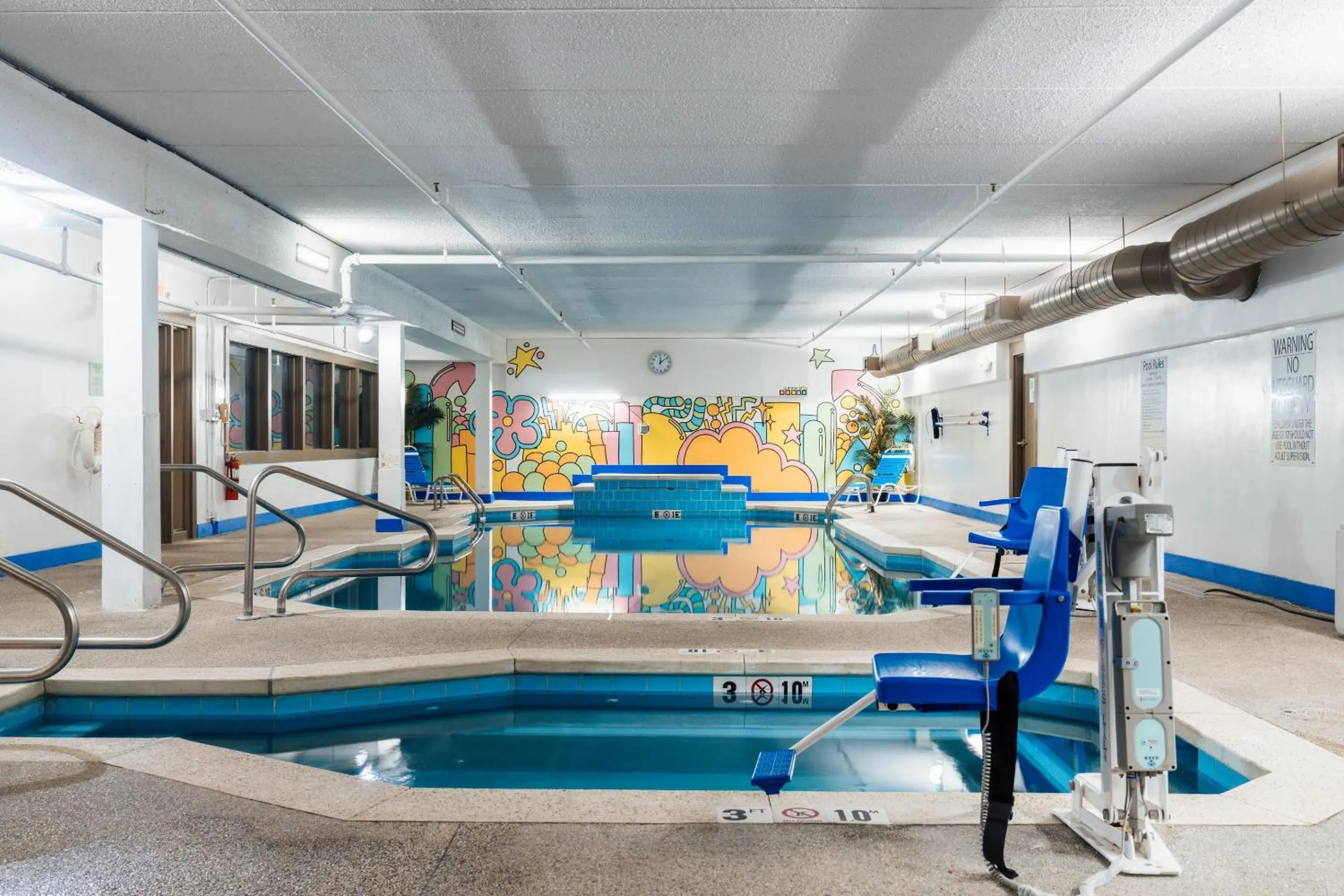 Swimming pool in Hotel Downstreet, an Ascend Collection Hotel