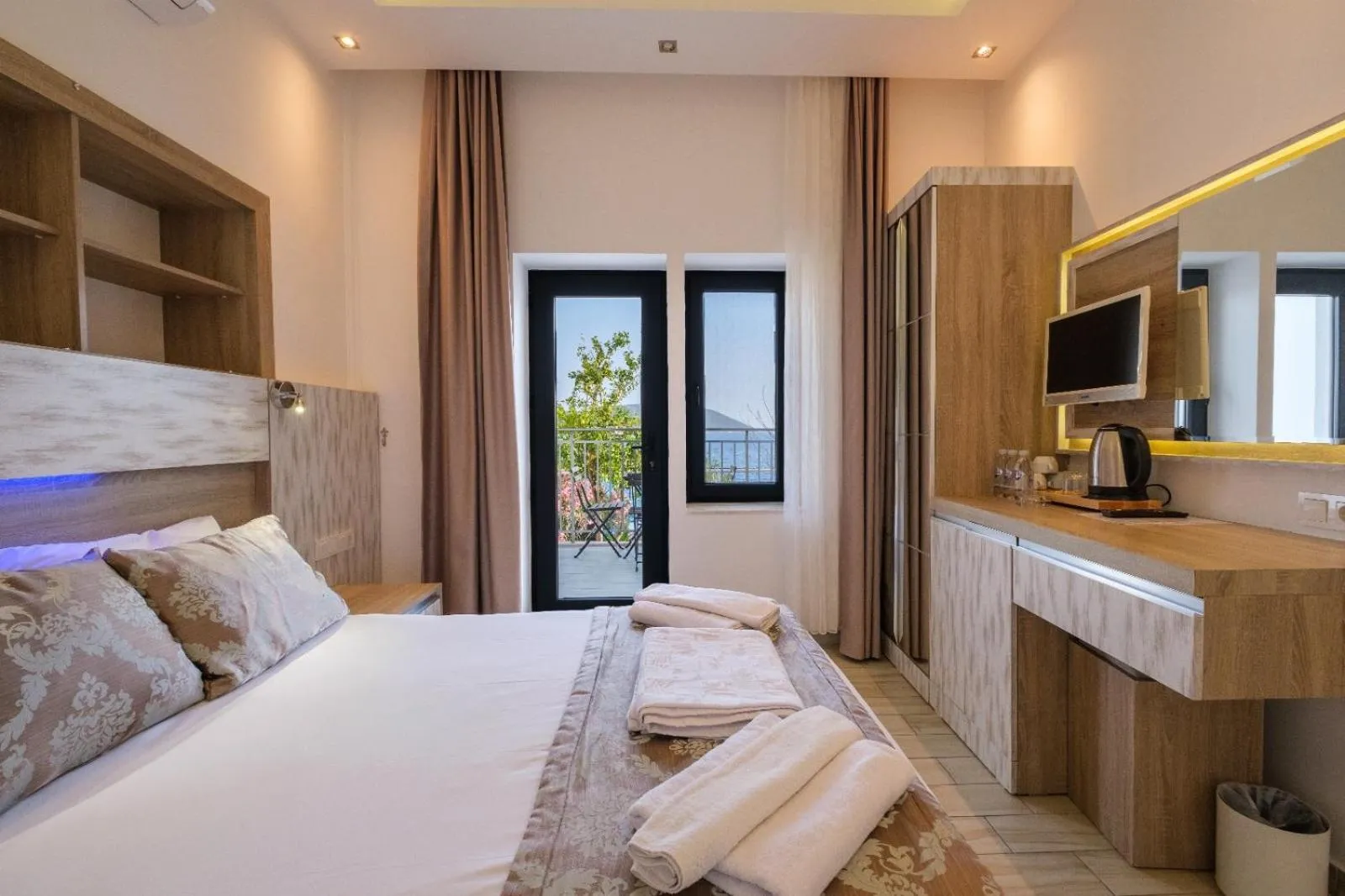 Photo of the whole room, Bed in Sardunya Andifli Otel