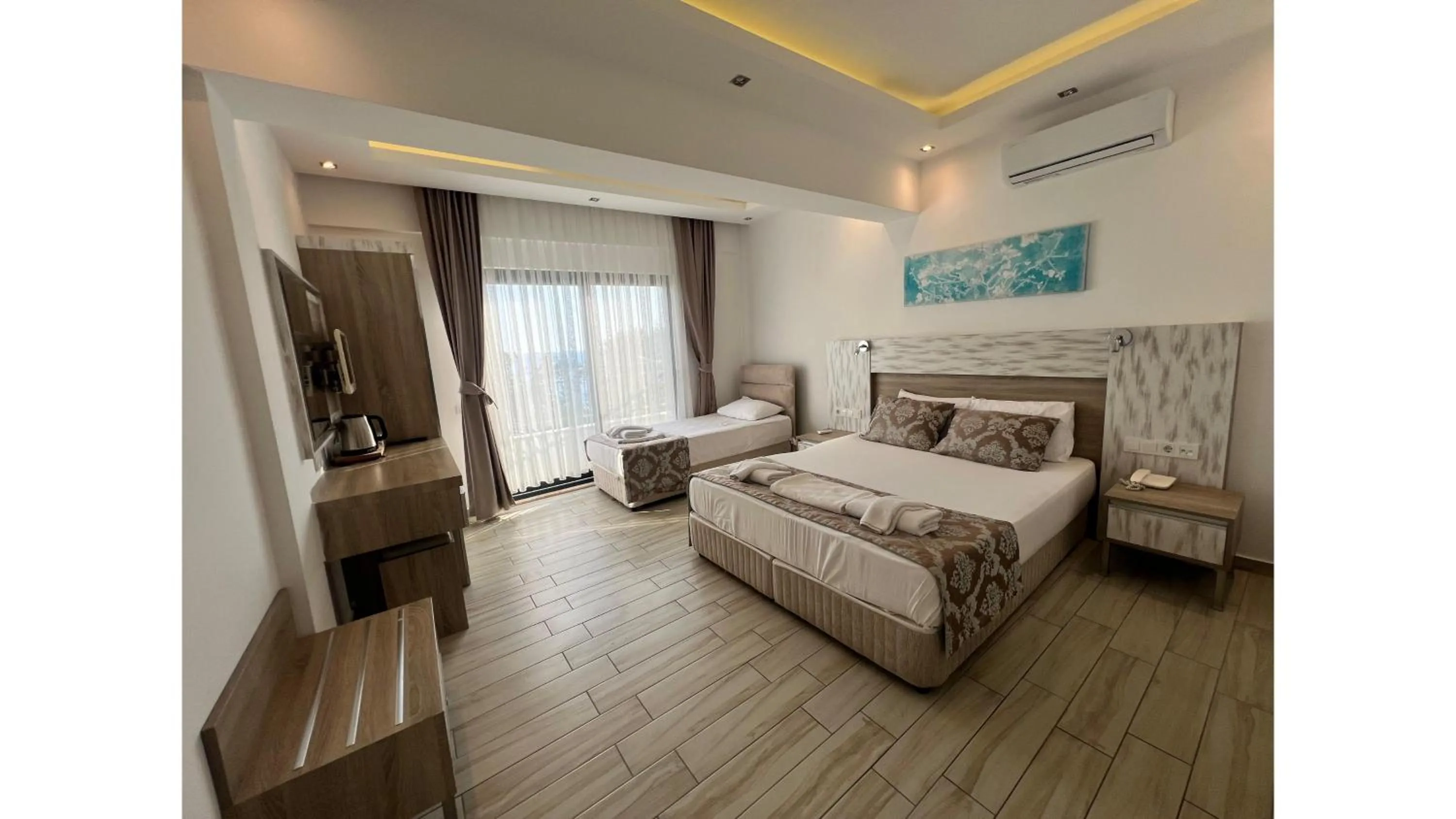 Photo of the whole room, Bed in Sardunya Andifli Otel