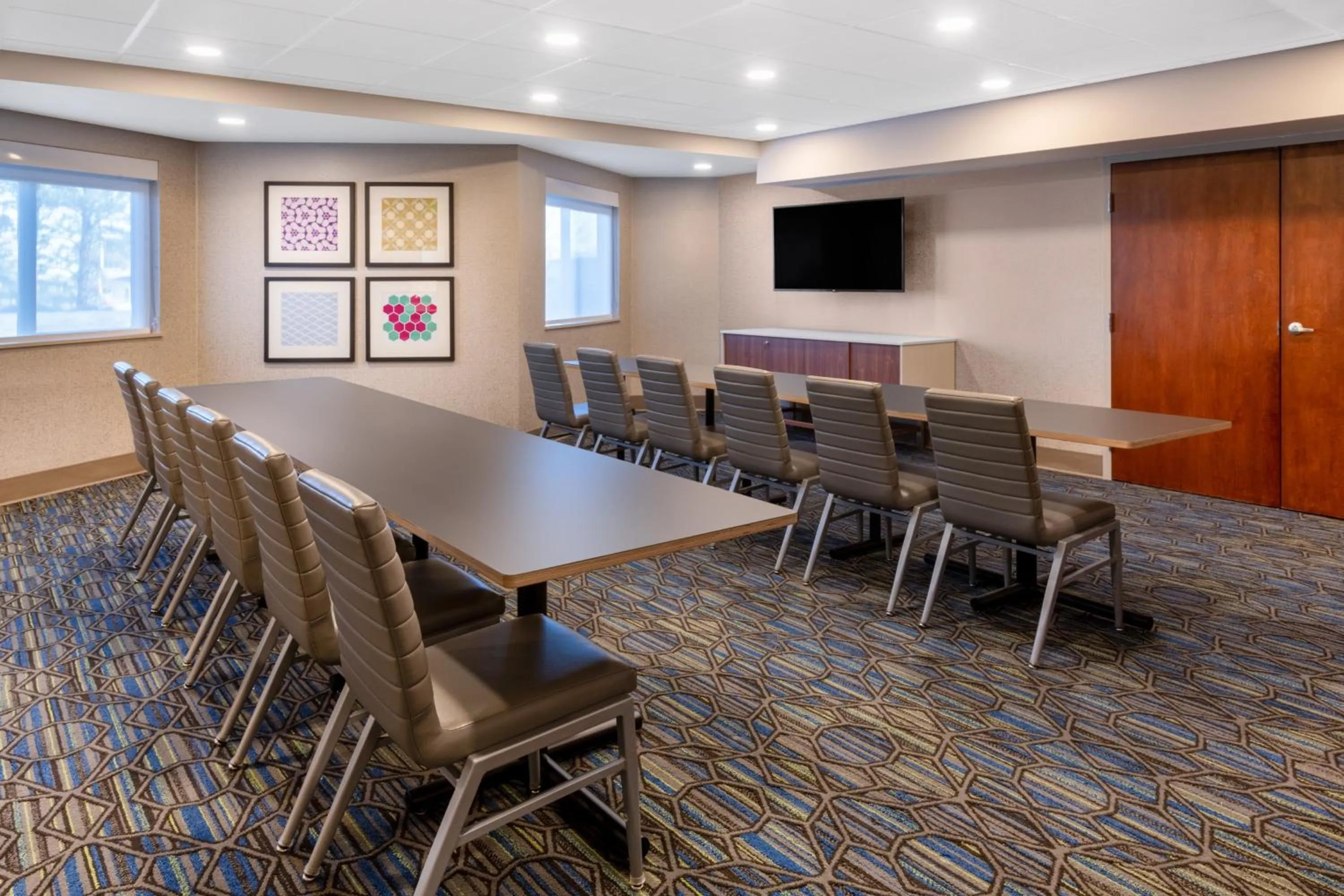 Meeting/conference room in Holiday Inn Express & Suites Colorado Springs-Airport by IHG