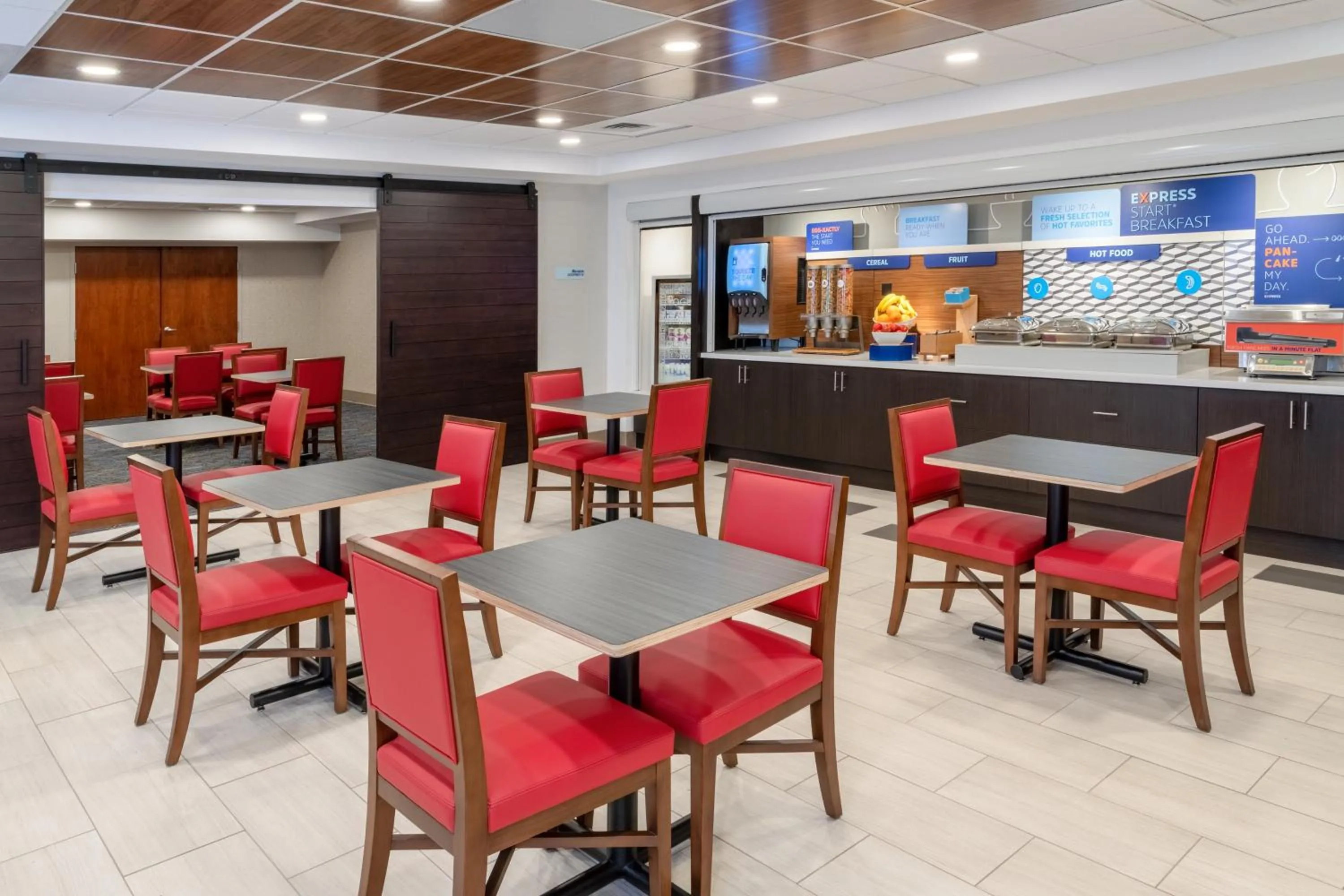 Breakfast in Holiday Inn Express & Suites Colorado Springs-Airport by IHG