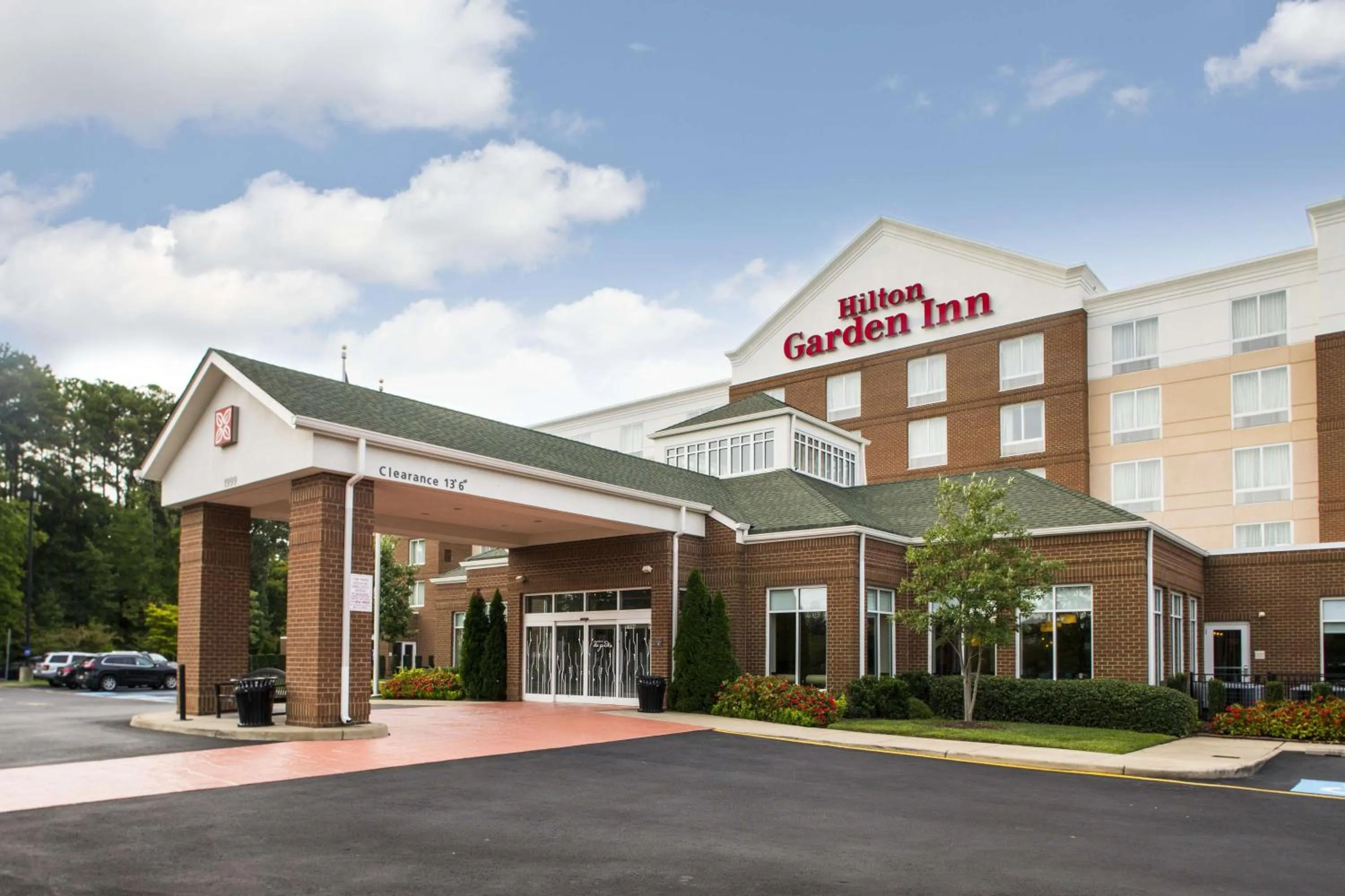 Property building in Hilton Garden Inn Hampton Coliseum Central