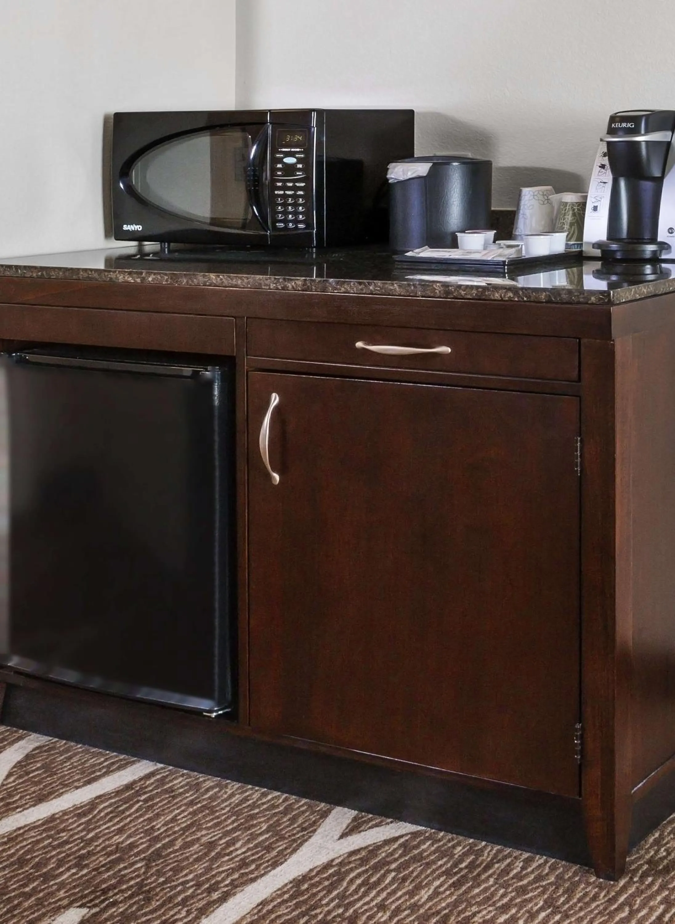 Bed in Hilton Garden Inn Hampton Coliseum Central