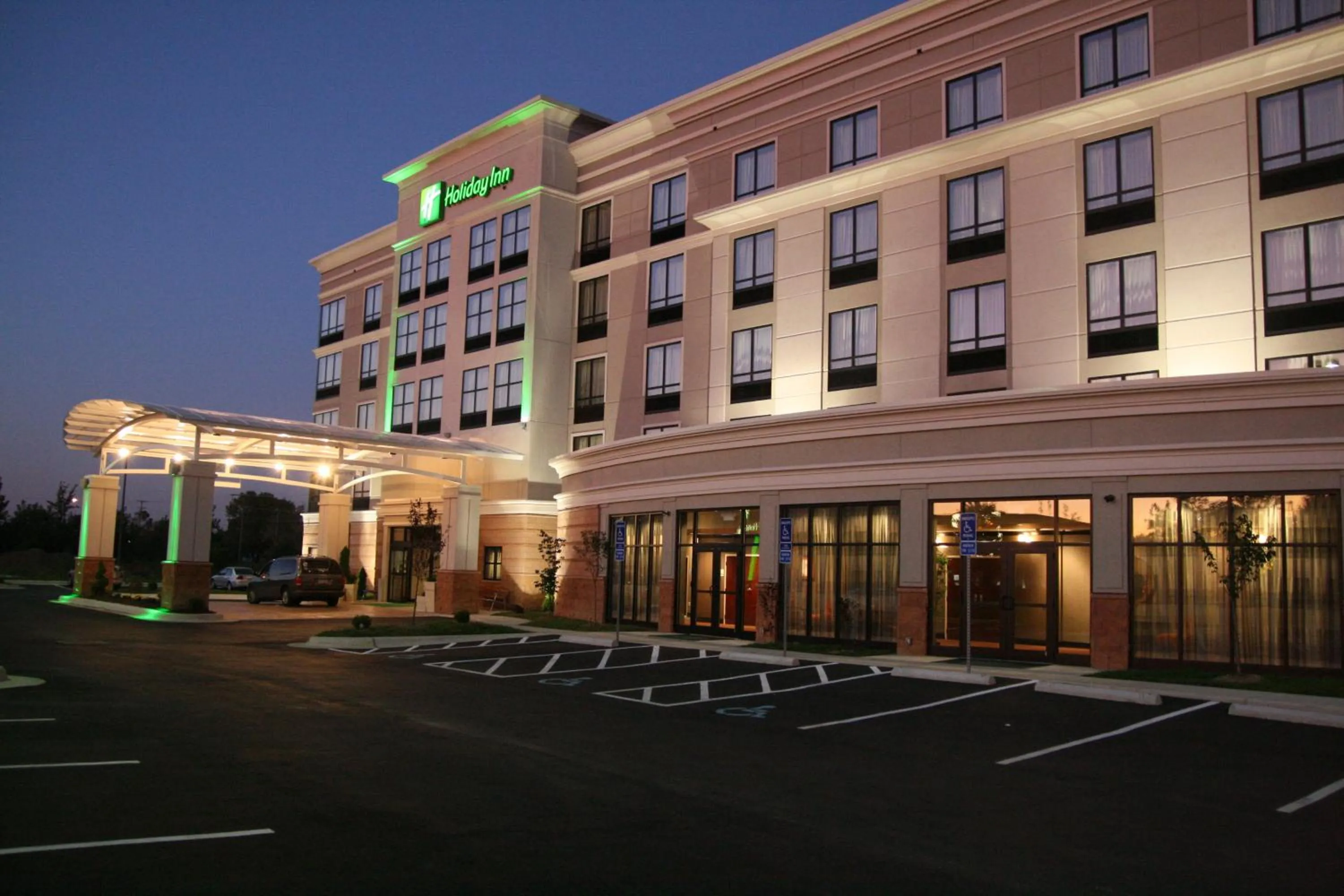 Property building in Holiday Inn Columbus-Hilliard by IHG