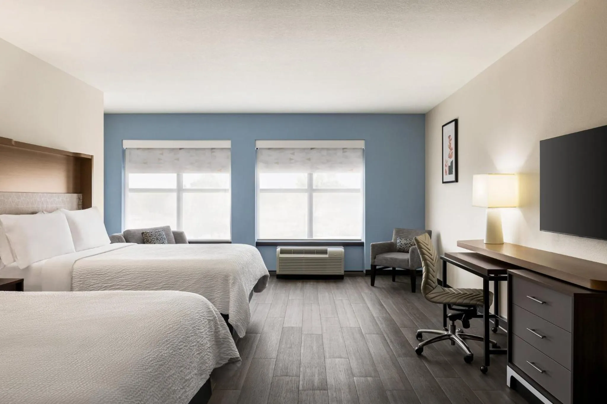 Photo of the whole room, Bed in Holiday Inn Columbus-Hilliard by IHG