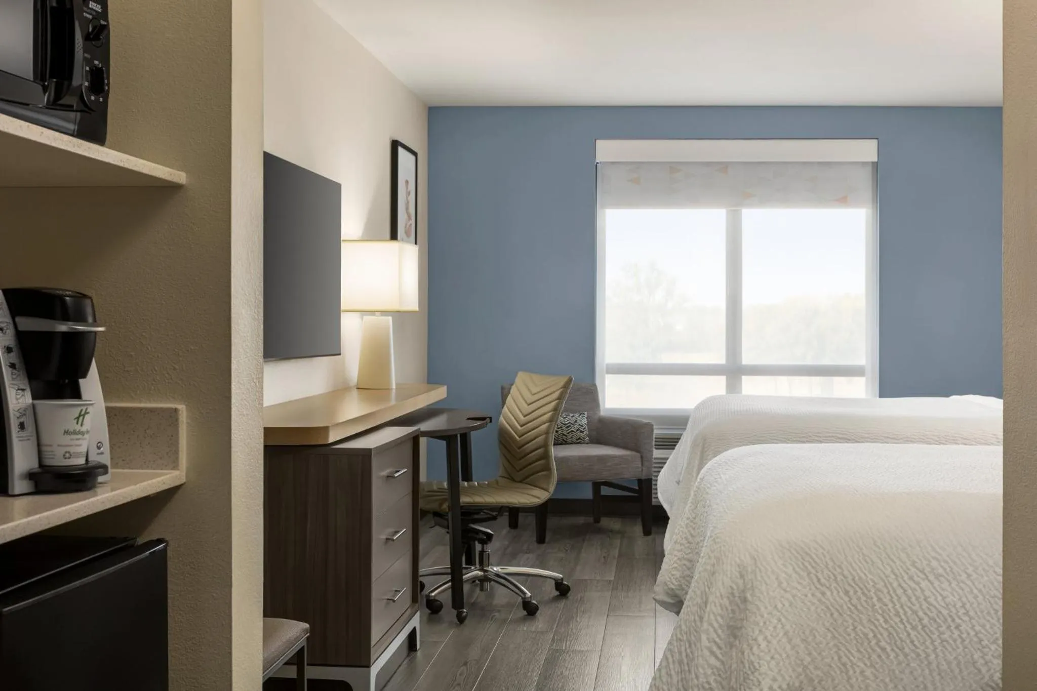 Photo of the whole room, Bed in Holiday Inn Columbus-Hilliard by IHG