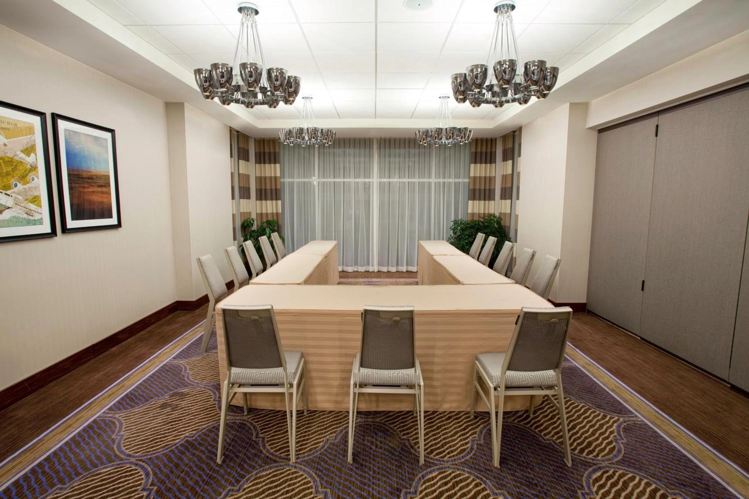 Meeting/conference room in Sheraton Pittsburgh Airport Hotel