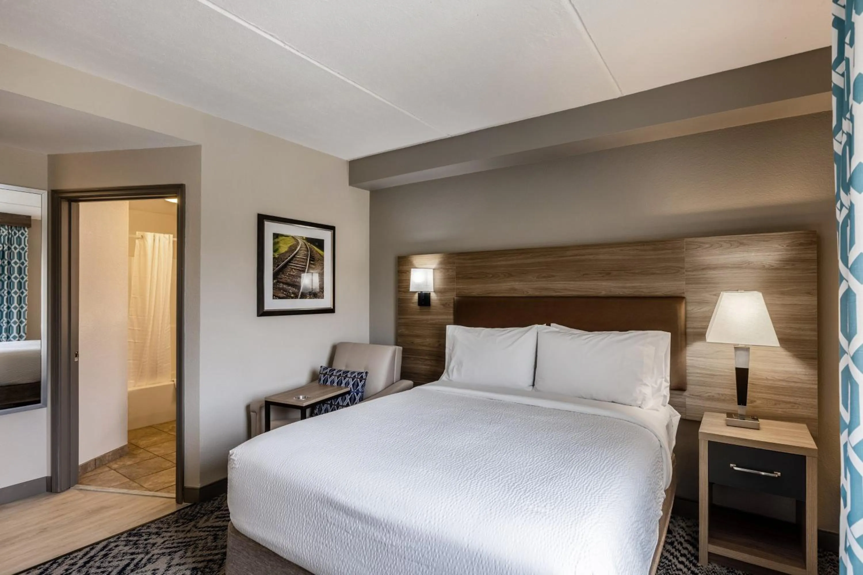 Photo of the whole room, Bed in Candlewood Suites - Bluffton-Hilton Head by IHG