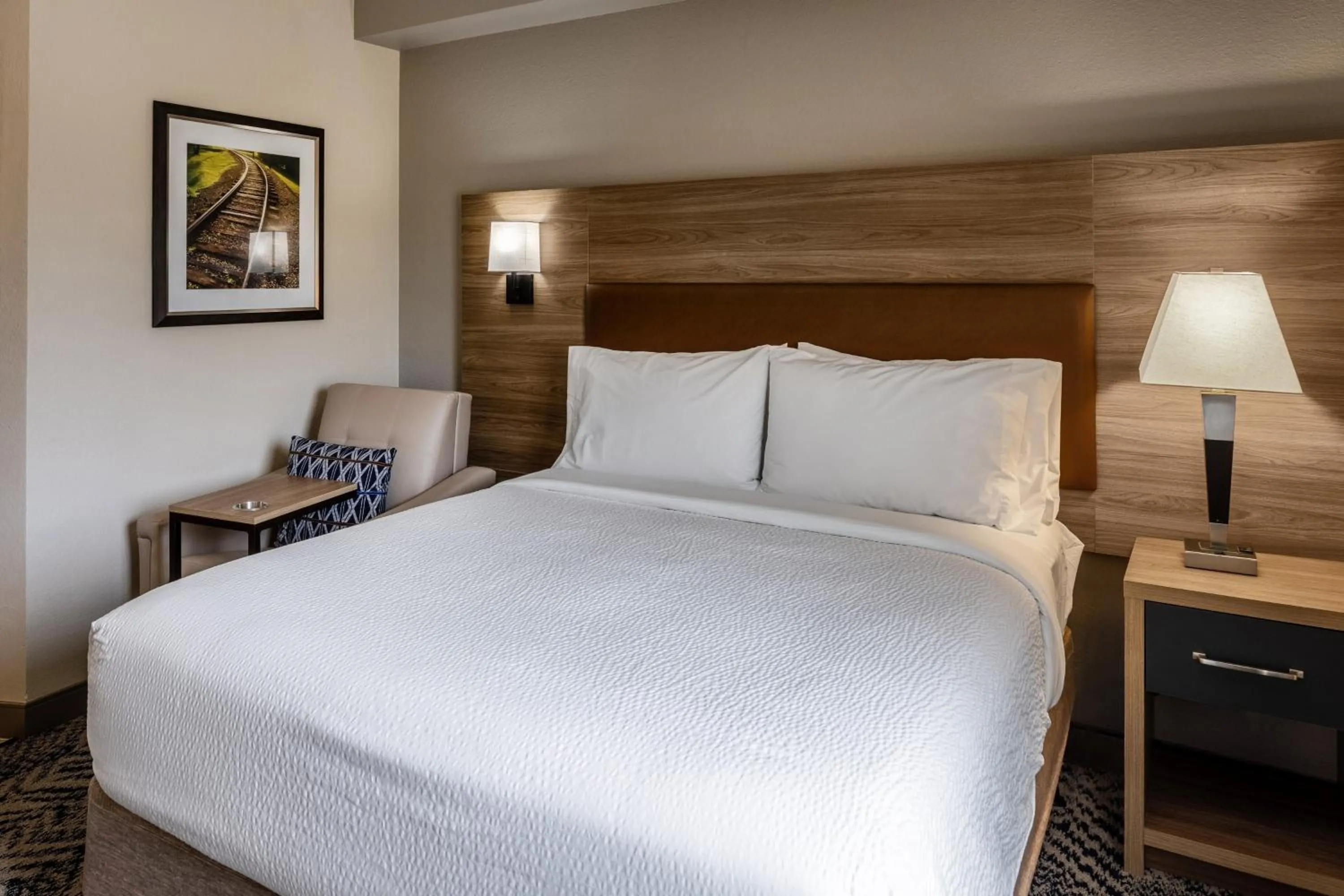 Photo of the whole room, Bed in Candlewood Suites - Bluffton-Hilton Head by IHG