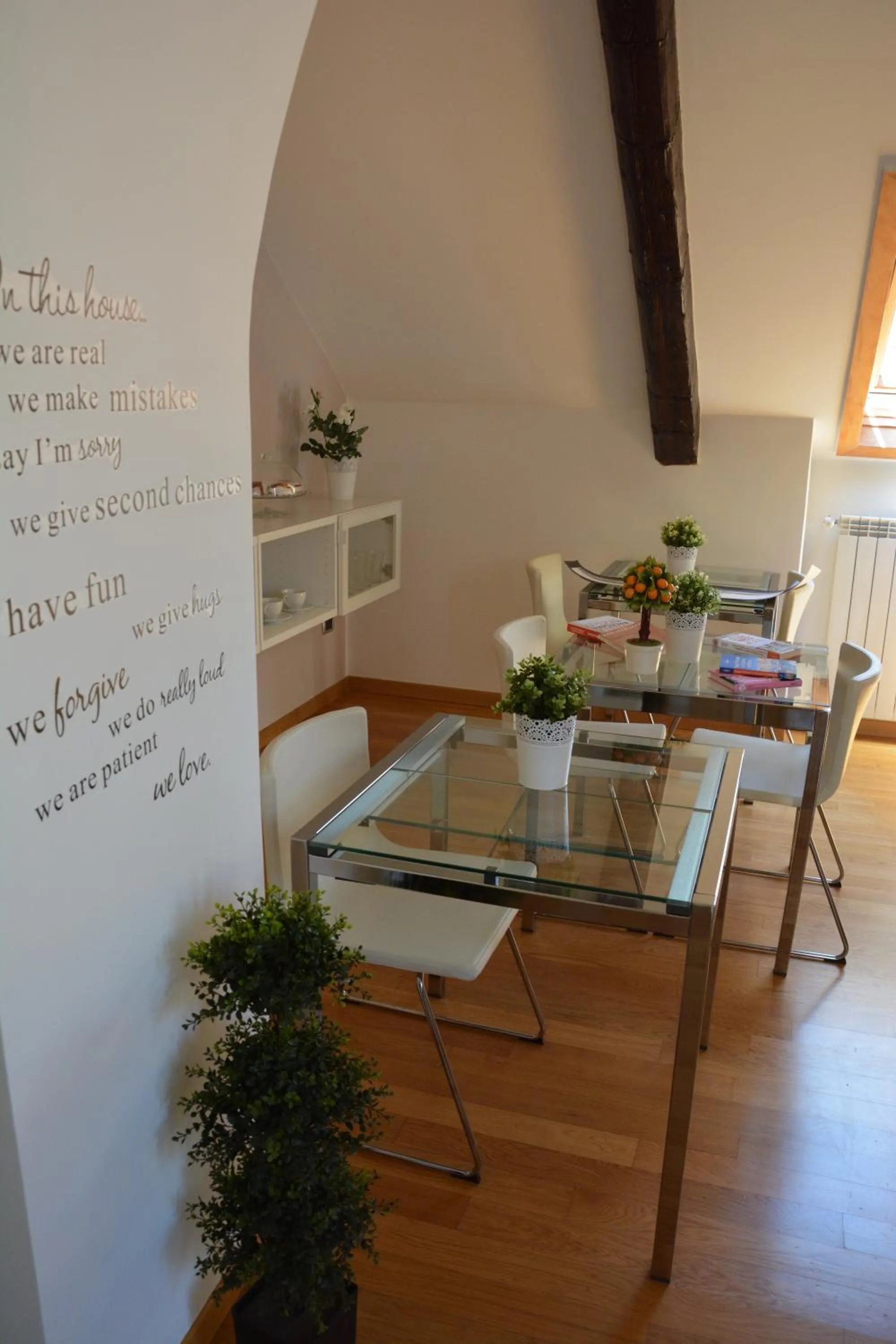 Communal lounge/ TV room in Caesar Napoli