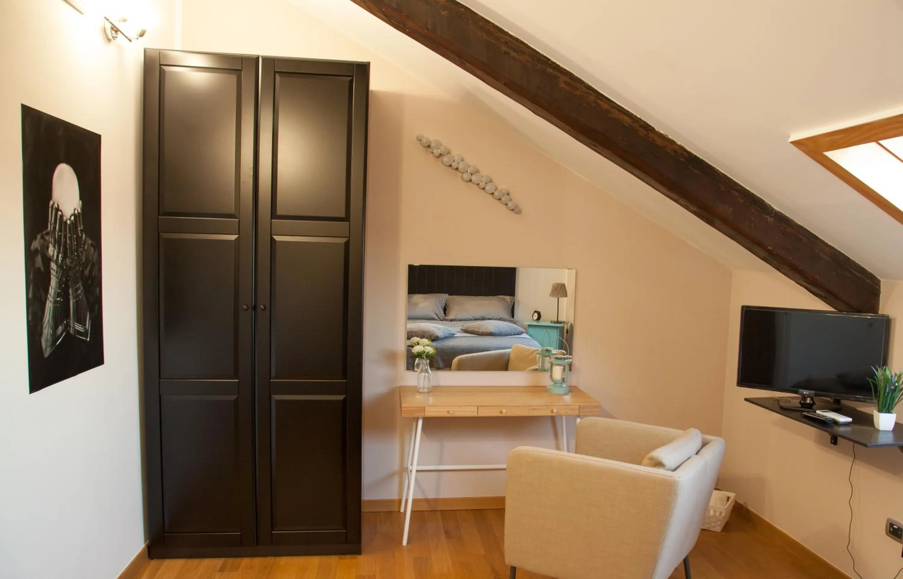 Decorative detail in Caesar Napoli