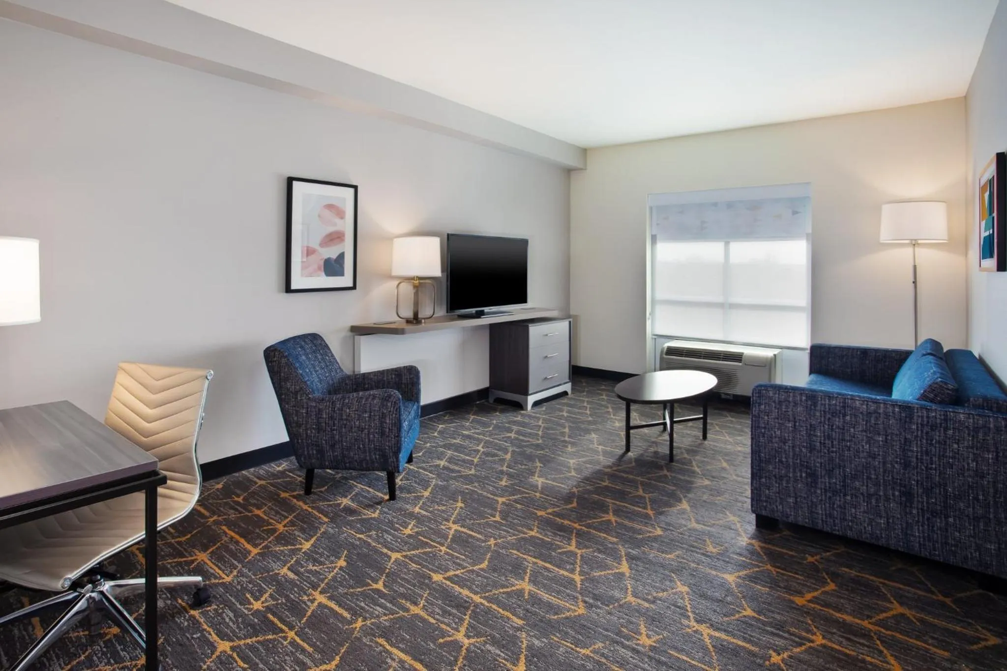 Photo of the whole room in Holiday Inn Canton-Belden Village by IHG