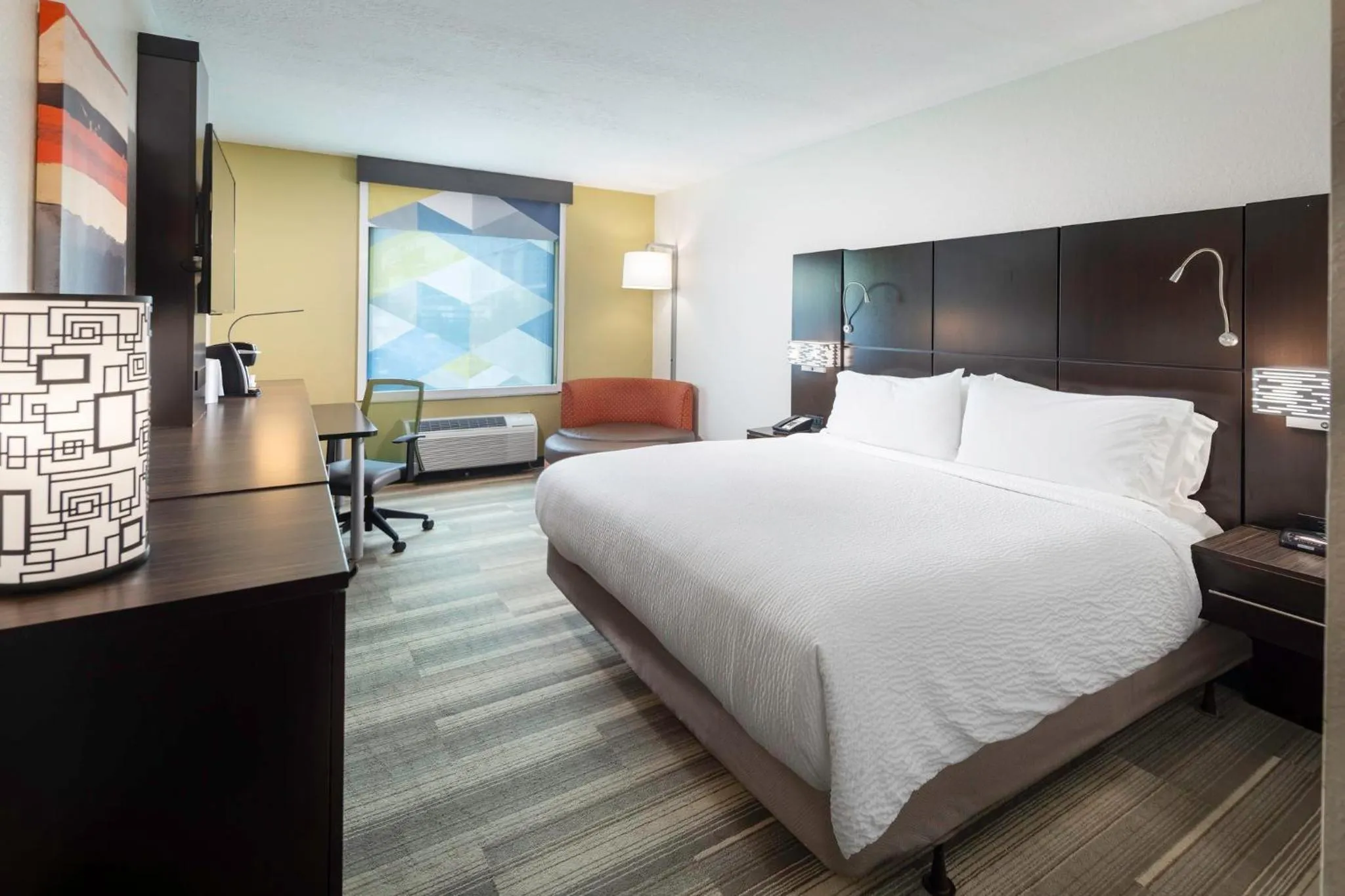 Photo of the whole room, Bed in Holiday Inn Express Ft Lauderdale Cruise-Airport by IHG