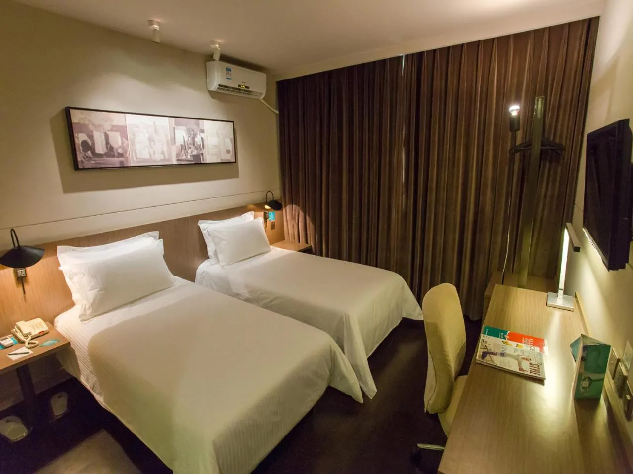 bunk bed, Bed in JinJiang Inn Pingyang Taiyuan Road Hotel