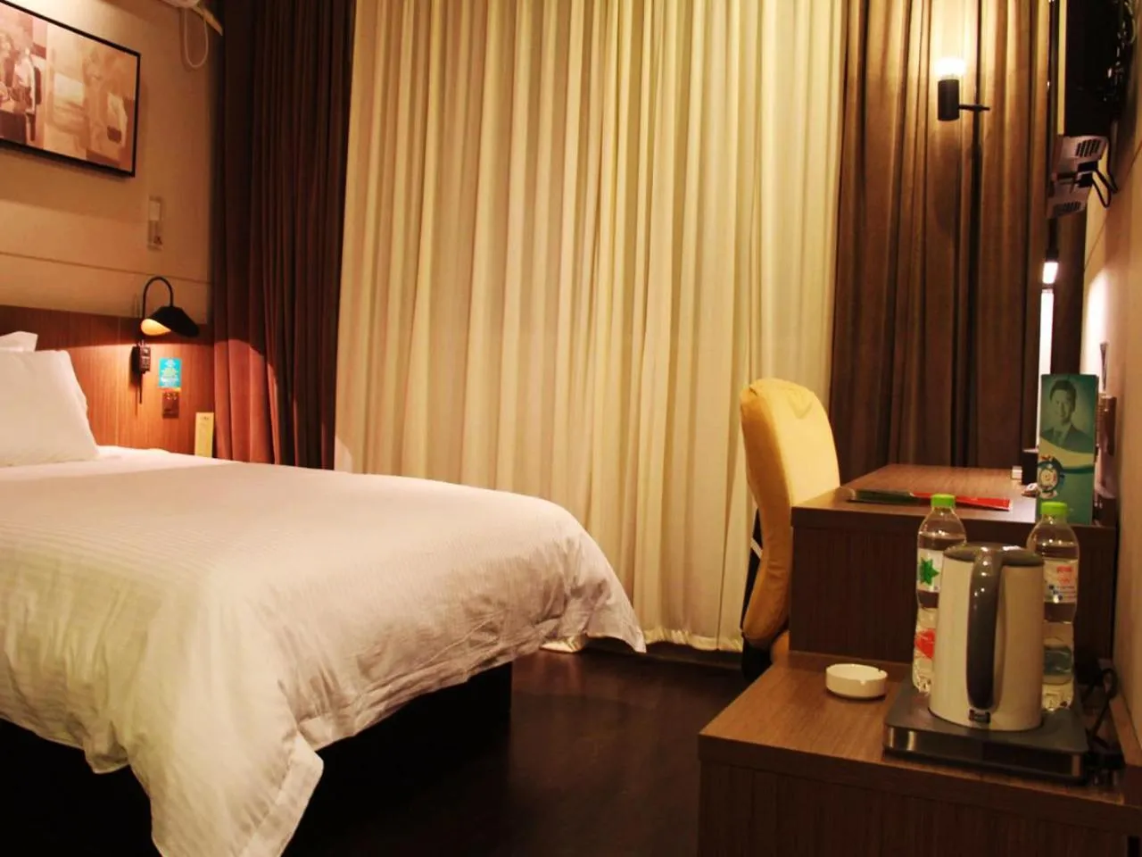 bunk bed, Bed in JinJiang Inn Pingyang Taiyuan Road Hotel