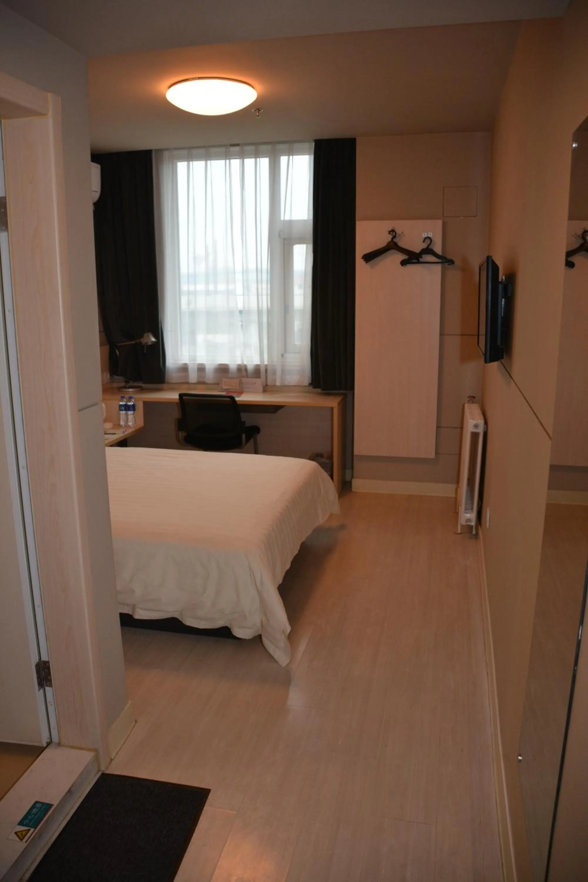 Photo of the whole room in Jinjiang Inn Hotel Tianjin Jintang Highway Steel pipe company Light rail station Branch