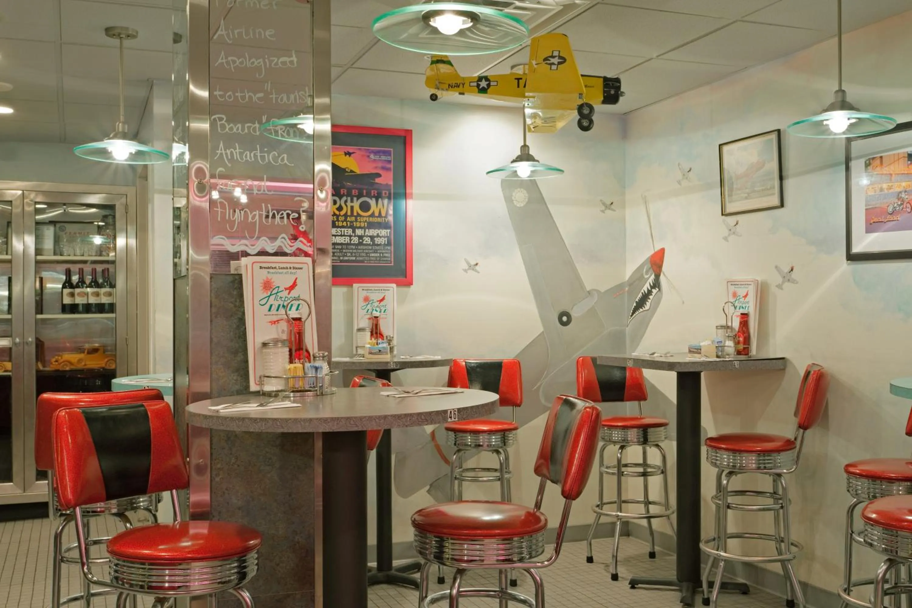 Restaurant/places to eat in Holiday Inn Manchester Airport by IHG