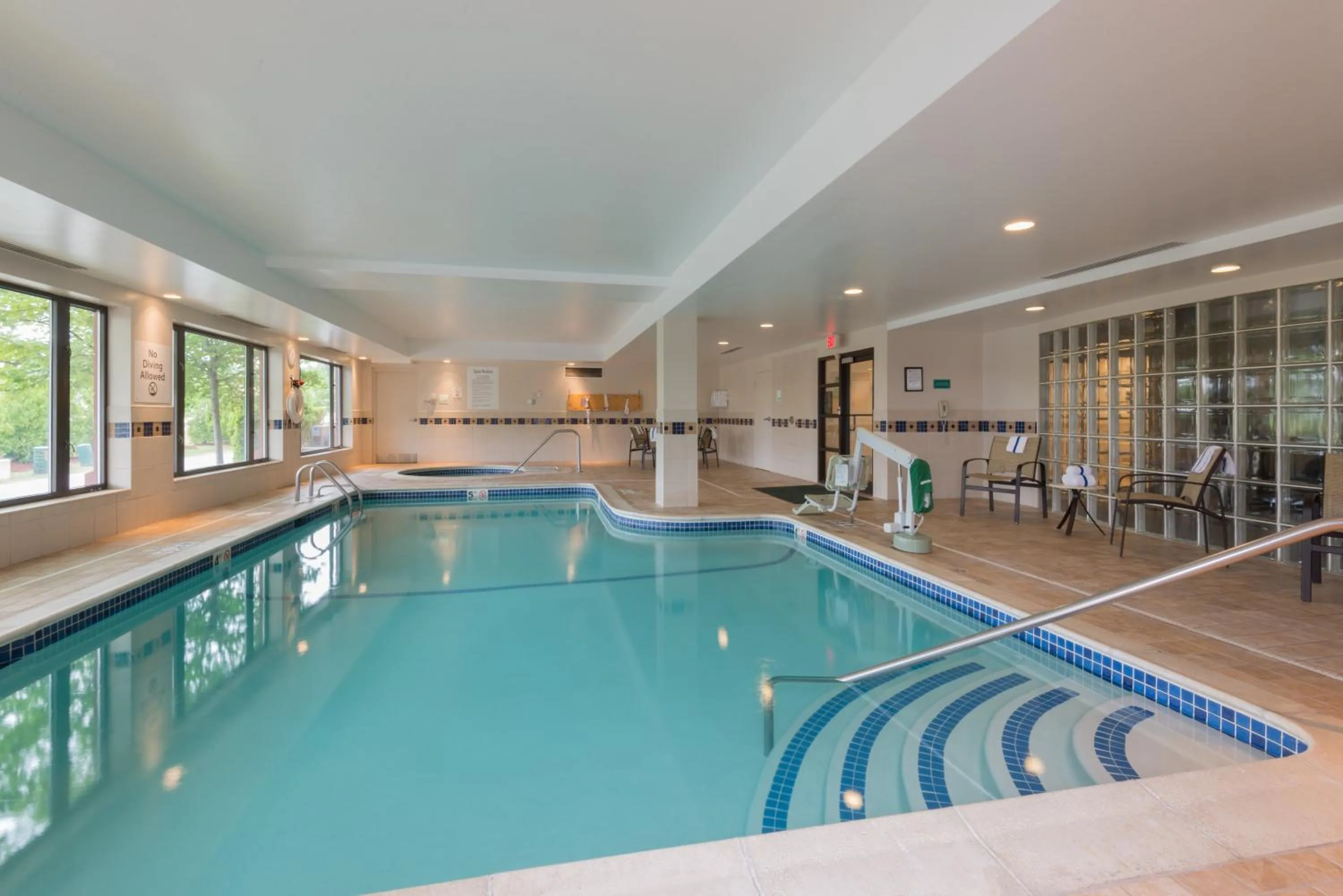 Swimming pool in Holiday Inn Manchester Airport by IHG