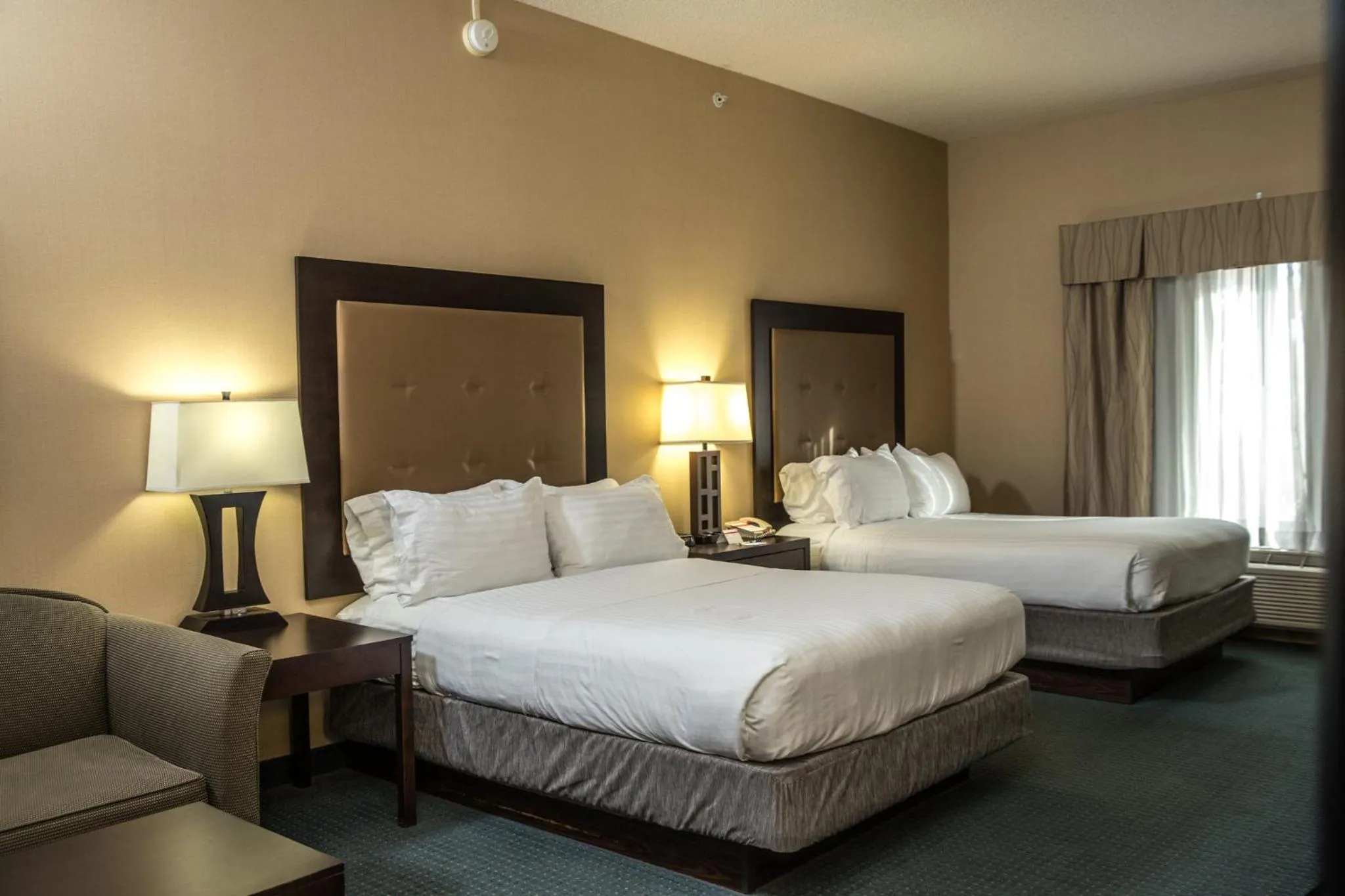 Photo of the whole room, Bed in Holiday Inn Express & Suites Detroit - Novi by IHG