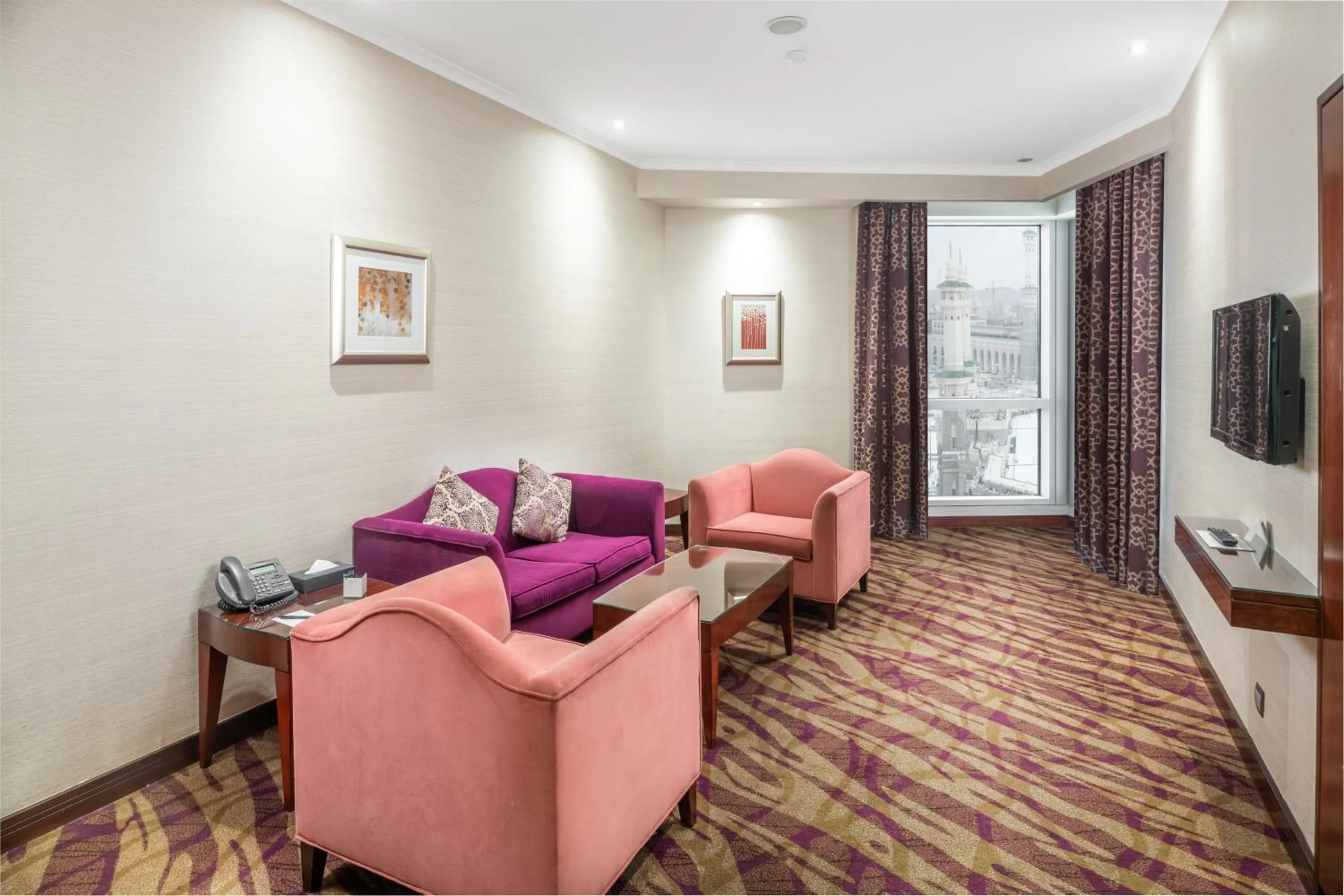 Seating area in Al Marwa Rayhaan by Rotana - Makkah