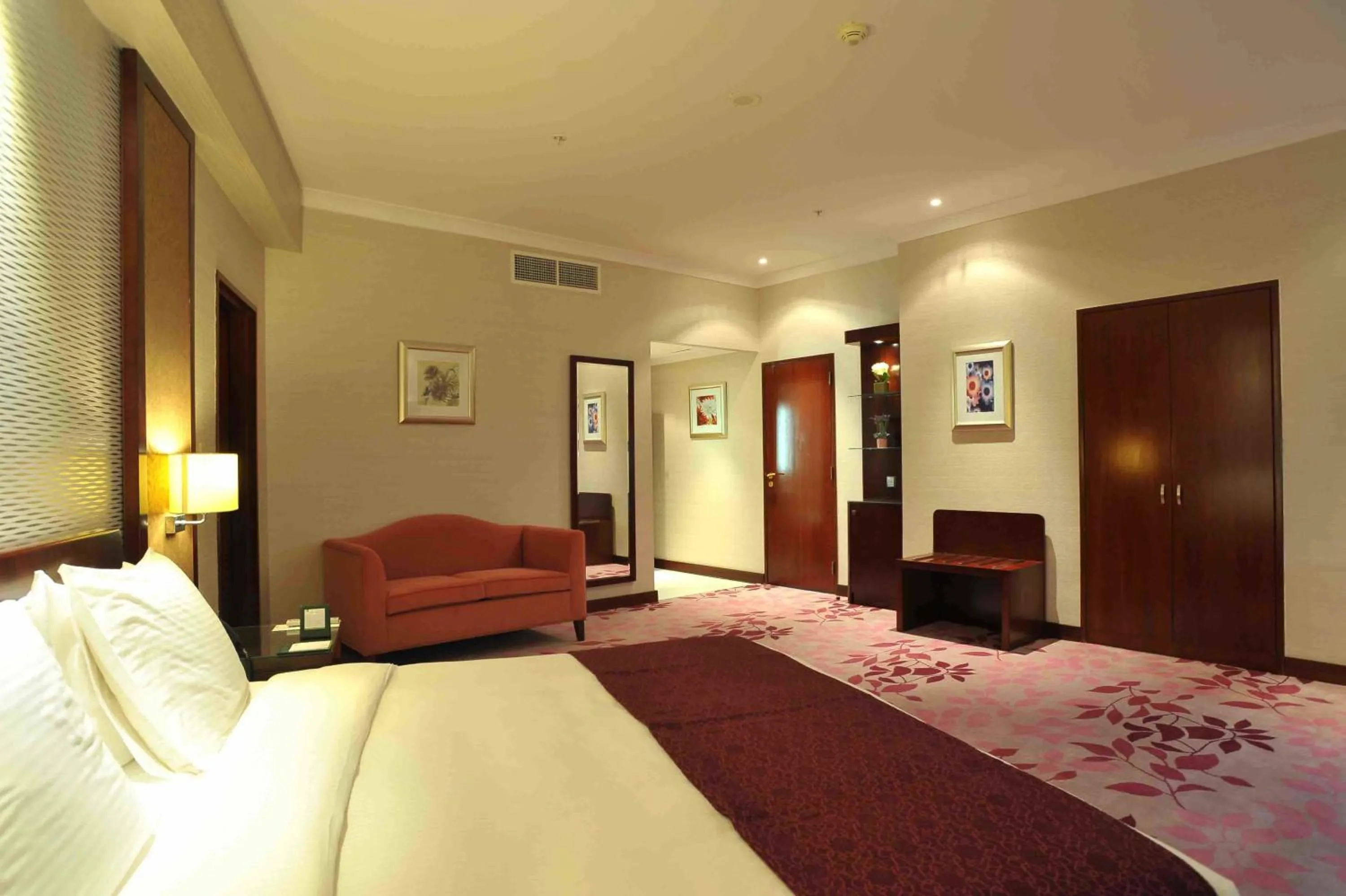Toilet, Bed in Al Marwa Rayhaan by Rotana - Makkah