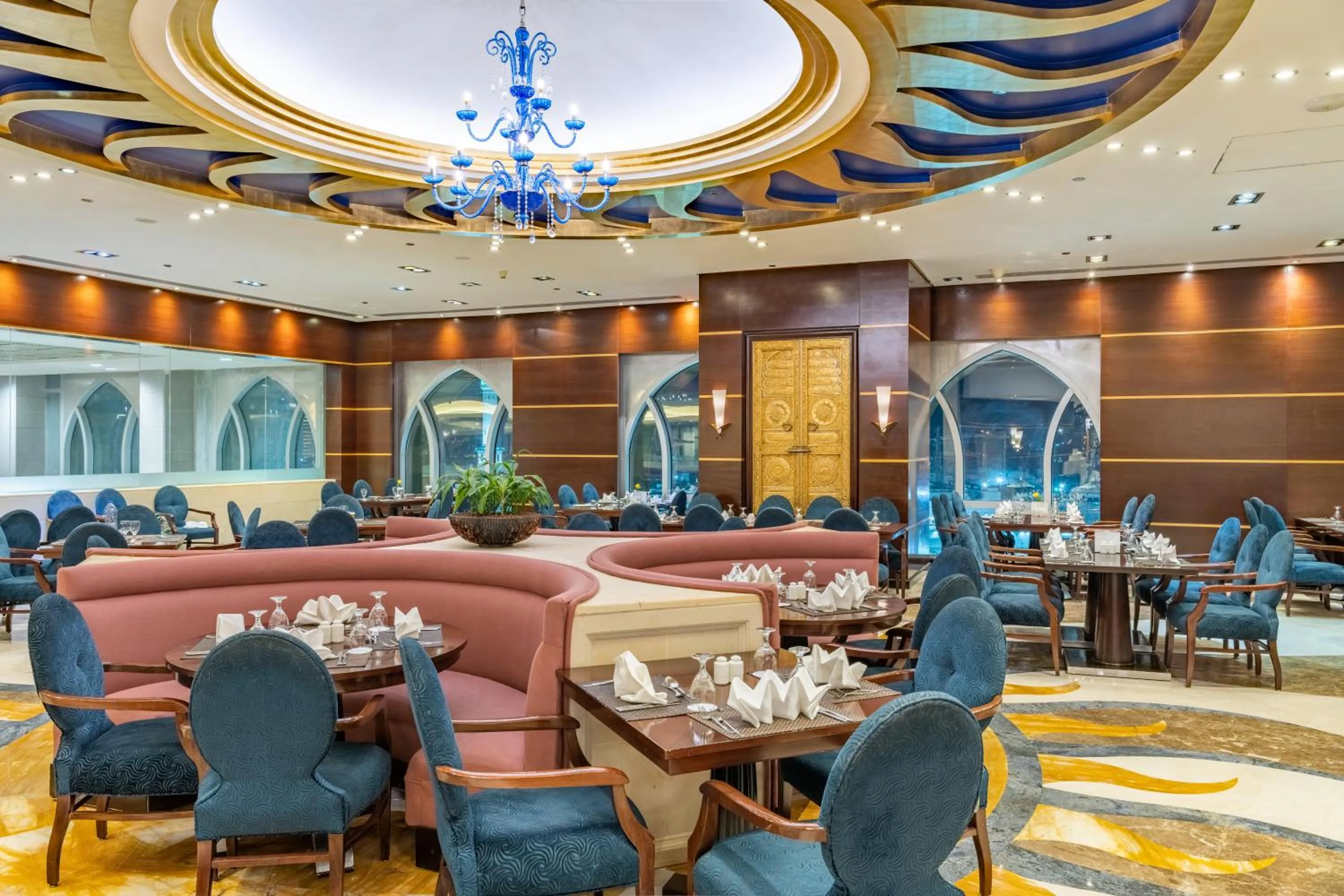 Restaurant/places to eat in Al Marwa Rayhaan by Rotana - Makkah