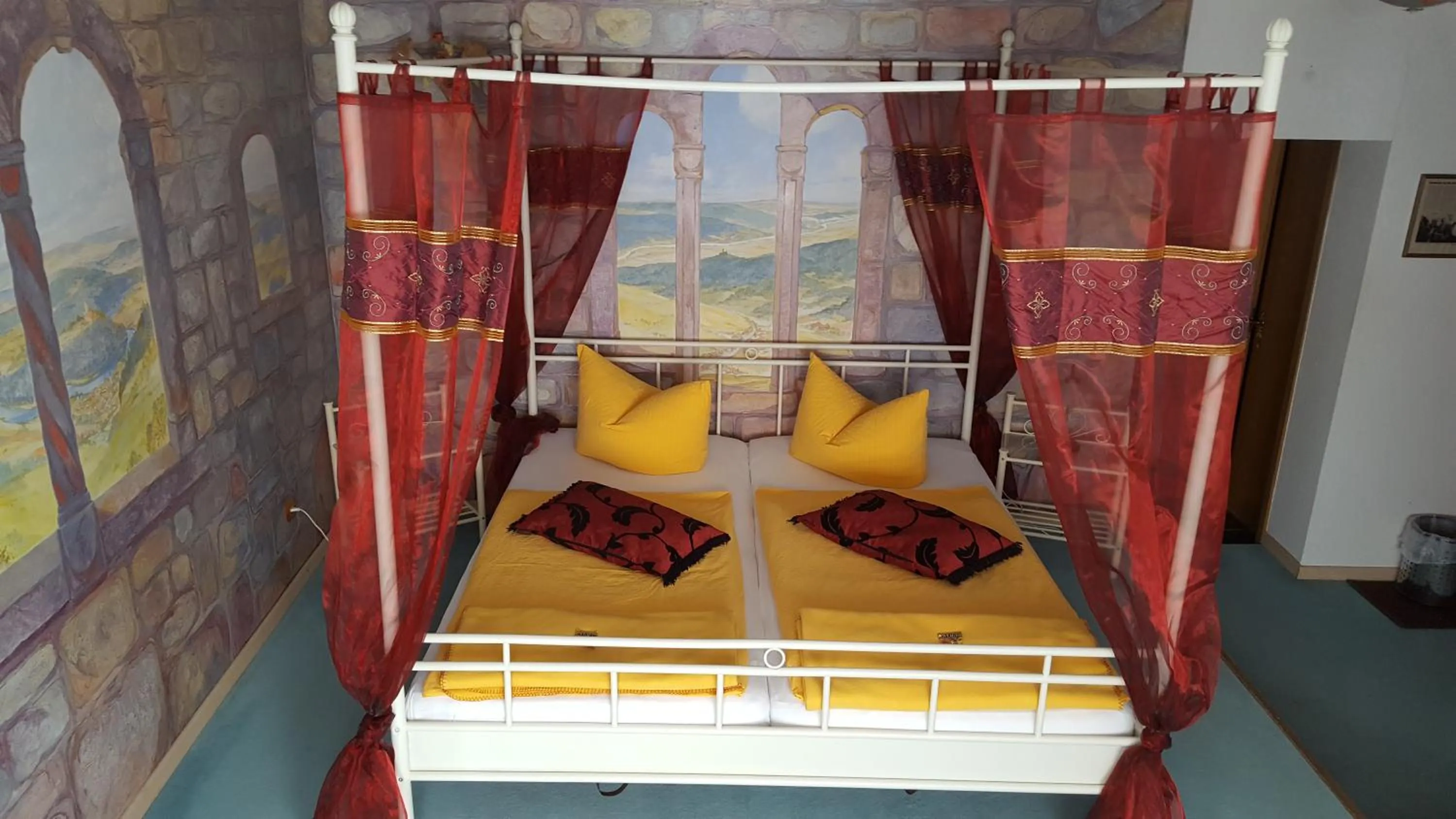 Bed in Frau Holle-Land-Hotel Witzenhausen