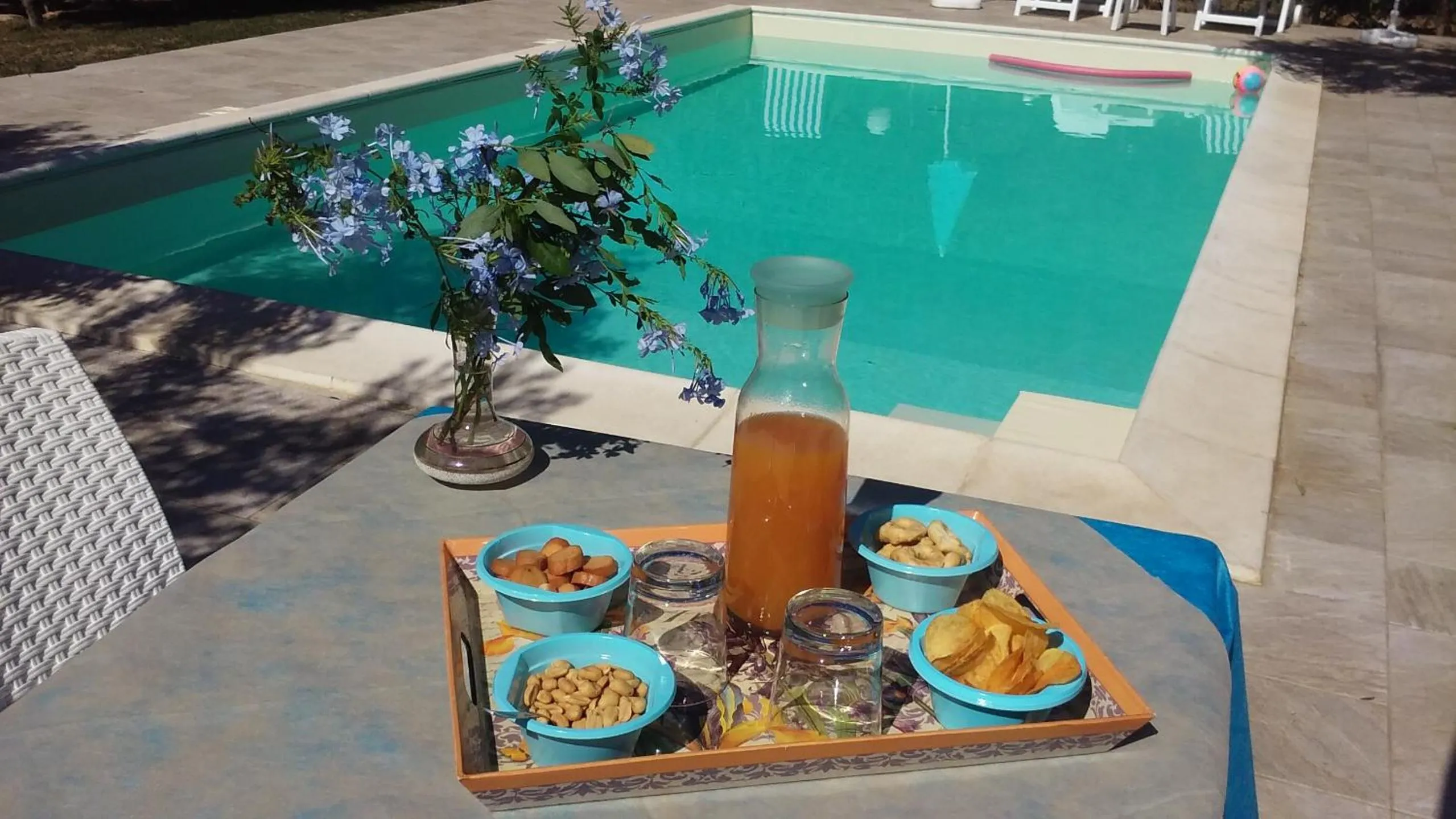 Pool view in Verdeblu