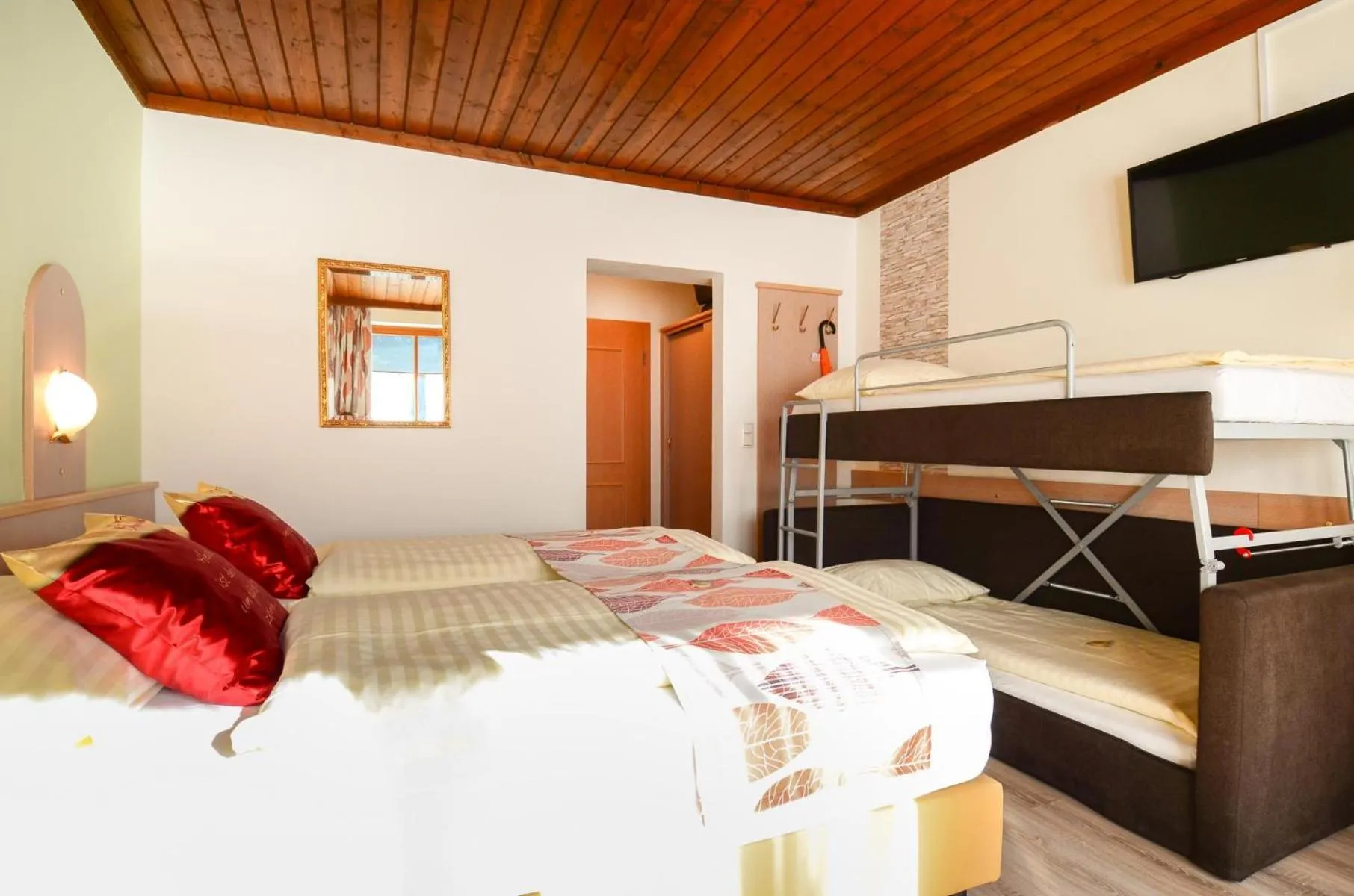 Photo of the whole room, Bed in Gasthaus-Landhotel Traunstein