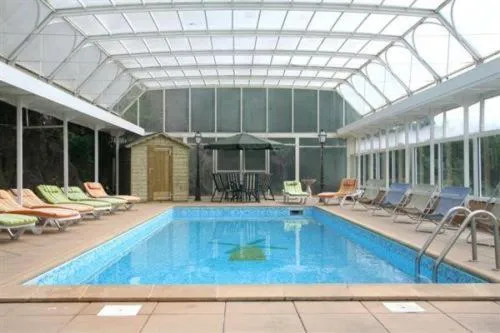 Swimming pool in Logis Cosy - Hôtel Le Moulin Neuf - Chantonnay