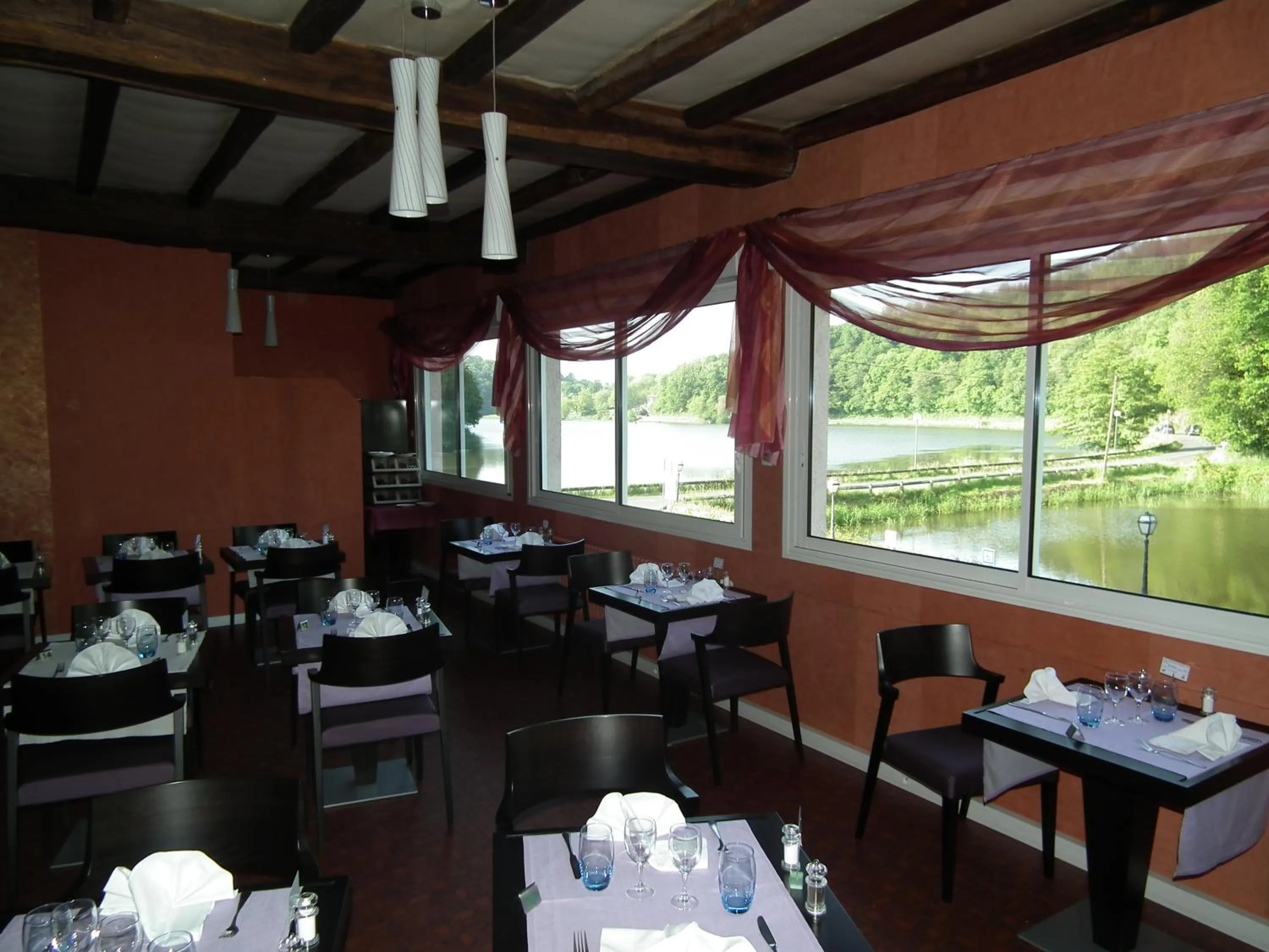 Restaurant/places to eat in Logis Cosy - Hôtel Le Moulin Neuf - Chantonnay