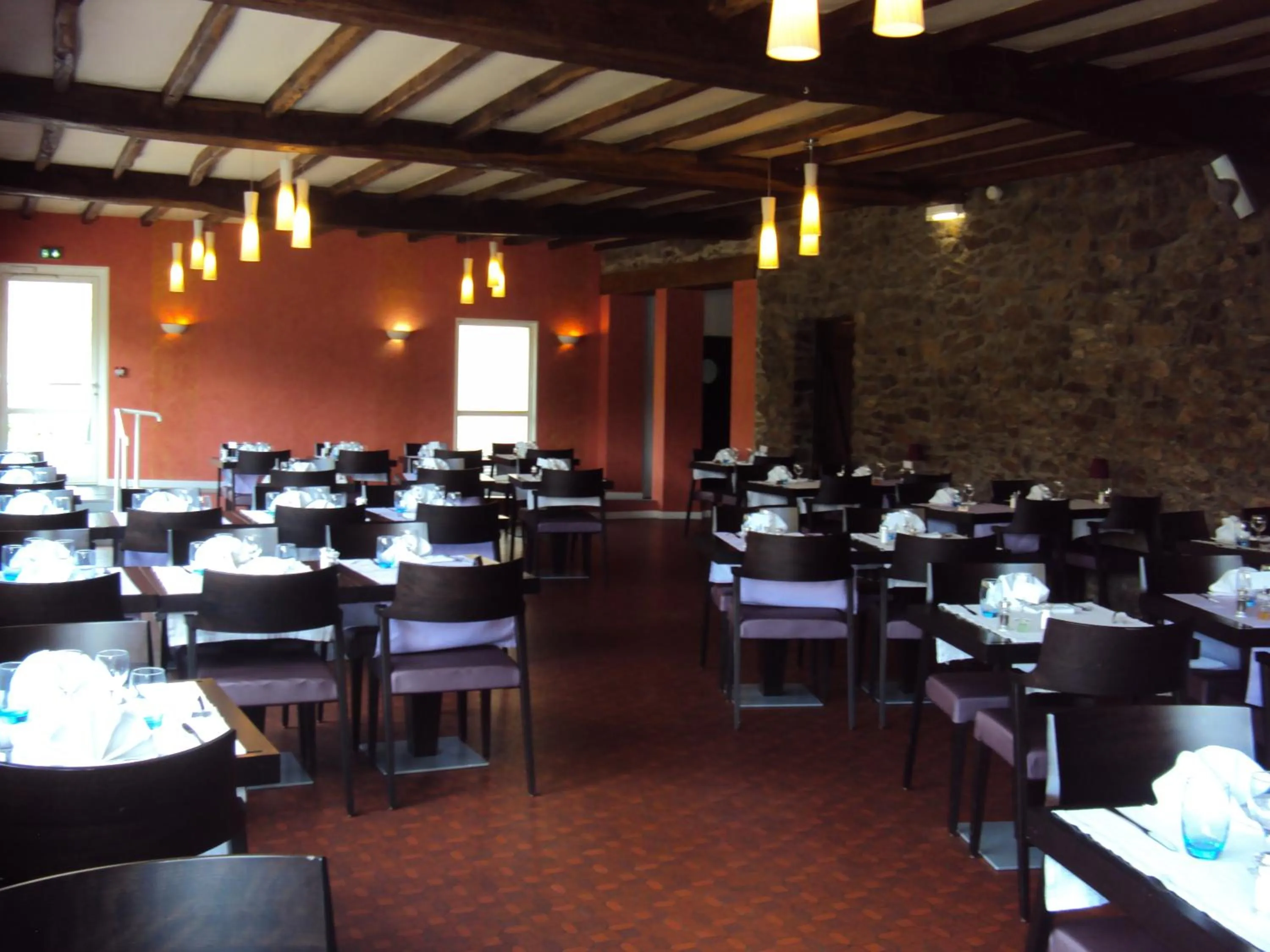 Restaurant/places to eat in Logis Cosy - Hôtel Le Moulin Neuf - Chantonnay