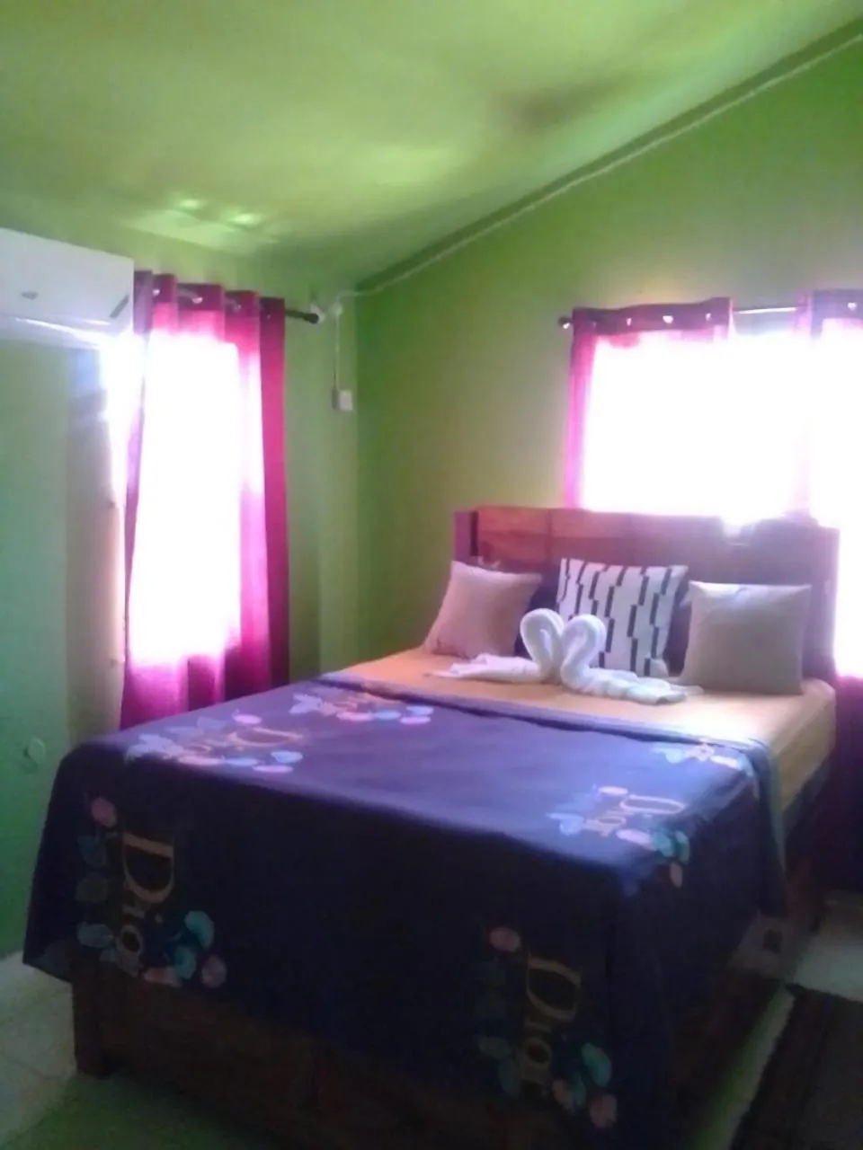 Bed in Cheerful 2-Bedroom Home in Falmouth Garden