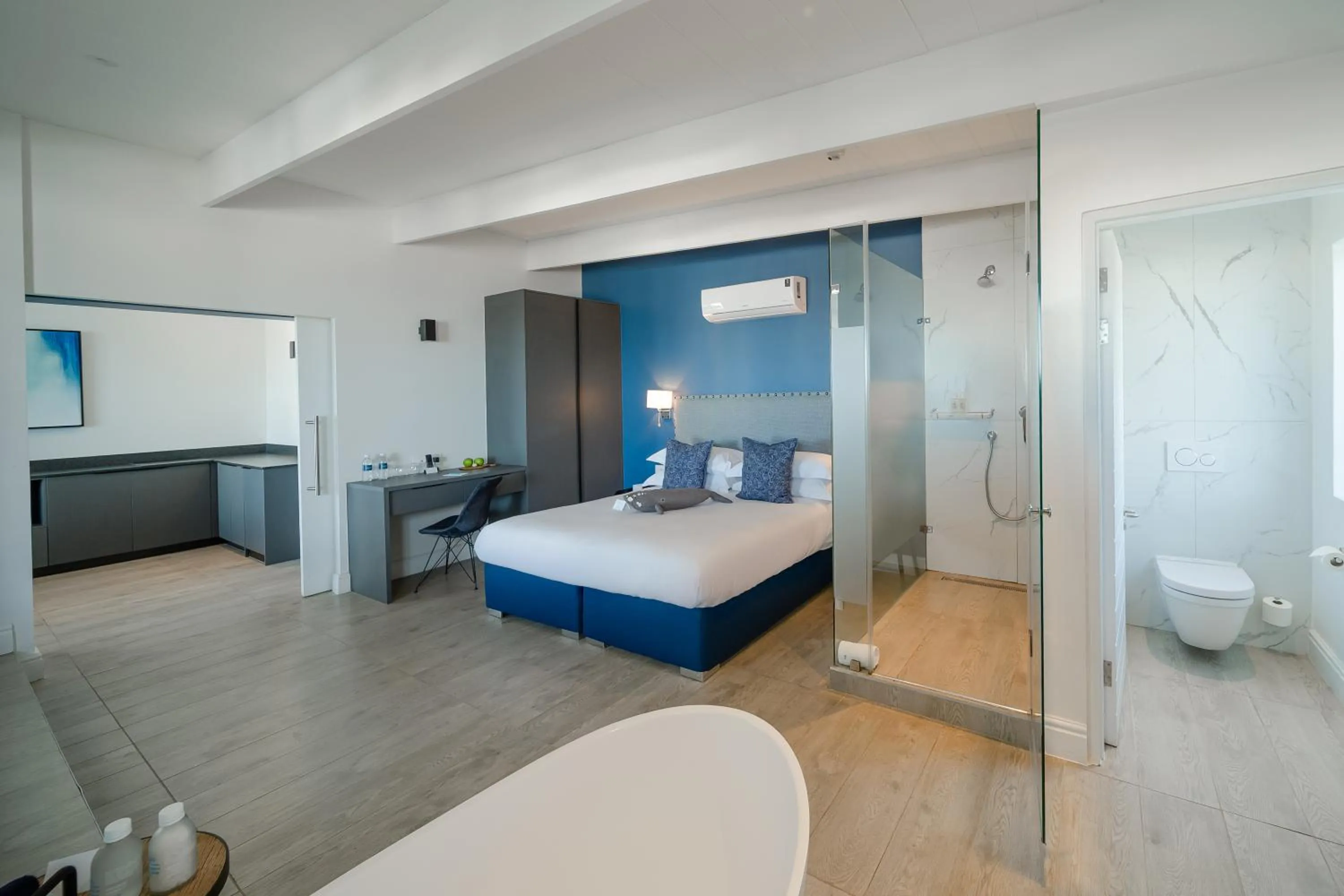 Shower, Bed in One Marine Drive Boutique Hotel & Spa by The Living Journey Collection