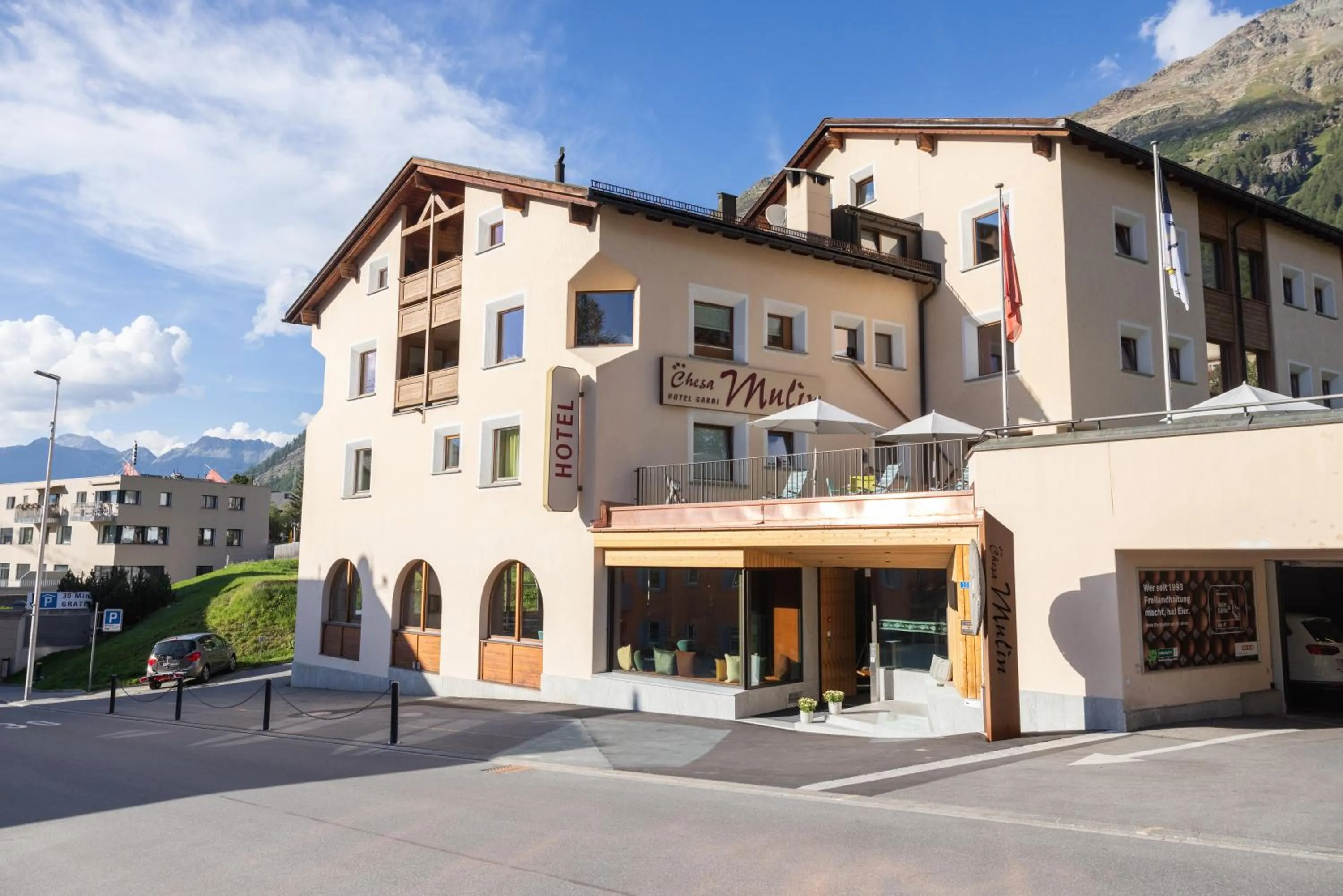 Street view in Hotel Garni Chesa Mulin